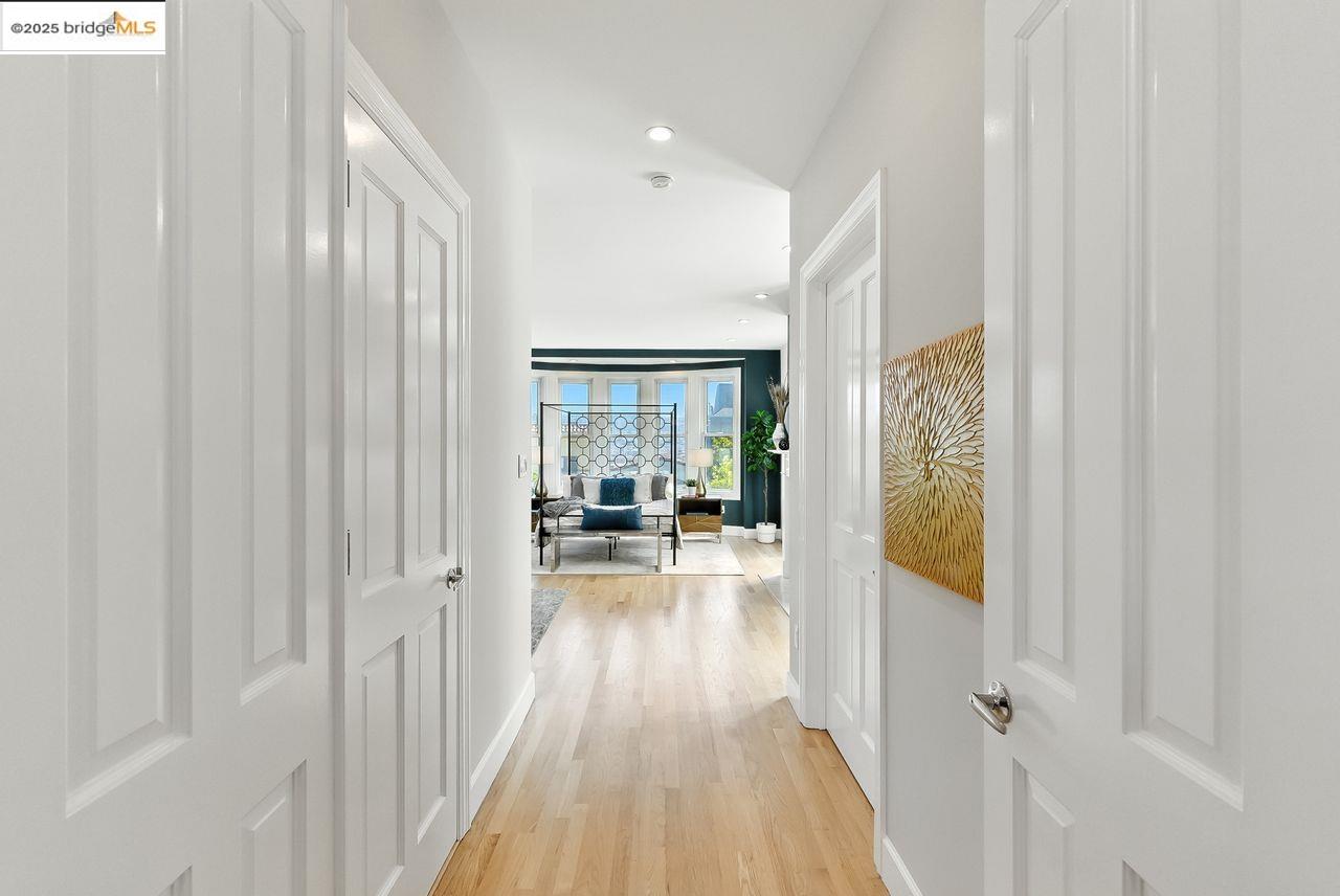 Detail Gallery Image 18 of 45 For 280 Monterey Blvd., San Francisco,  CA 94131 - 5 Beds | 3 Baths