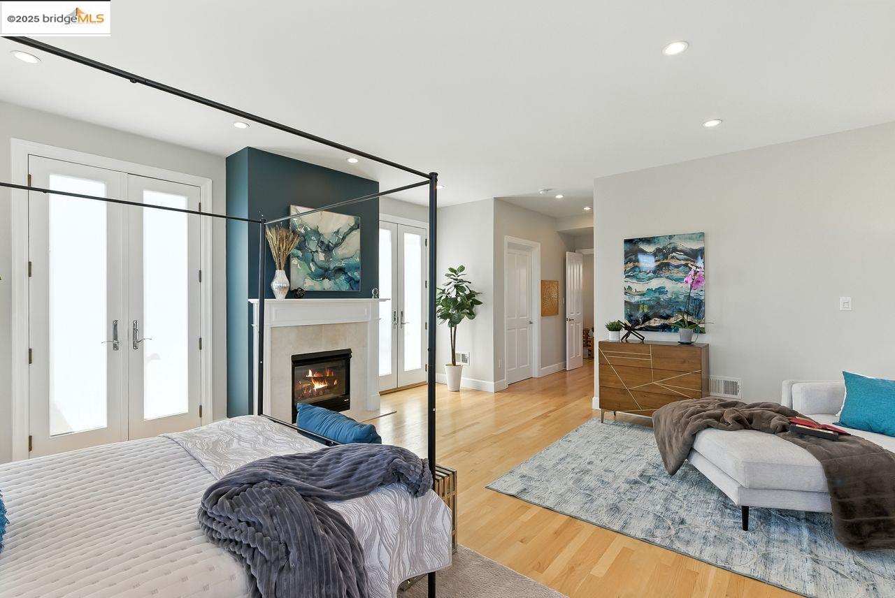 Detail Gallery Image 20 of 45 For 280 Monterey Blvd., San Francisco,  CA 94131 - 5 Beds | 3 Baths