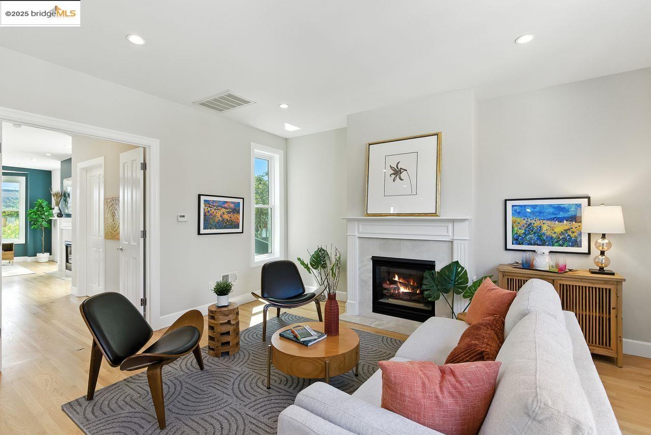 Detail Gallery Image 23 of 45 For 280 Monterey Blvd., San Francisco,  CA 94131 - 5 Beds | 3 Baths
