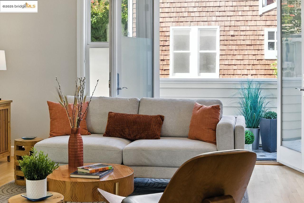 Detail Gallery Image 24 of 45 For 280 Monterey Blvd., San Francisco,  CA 94131 - 5 Beds | 3 Baths