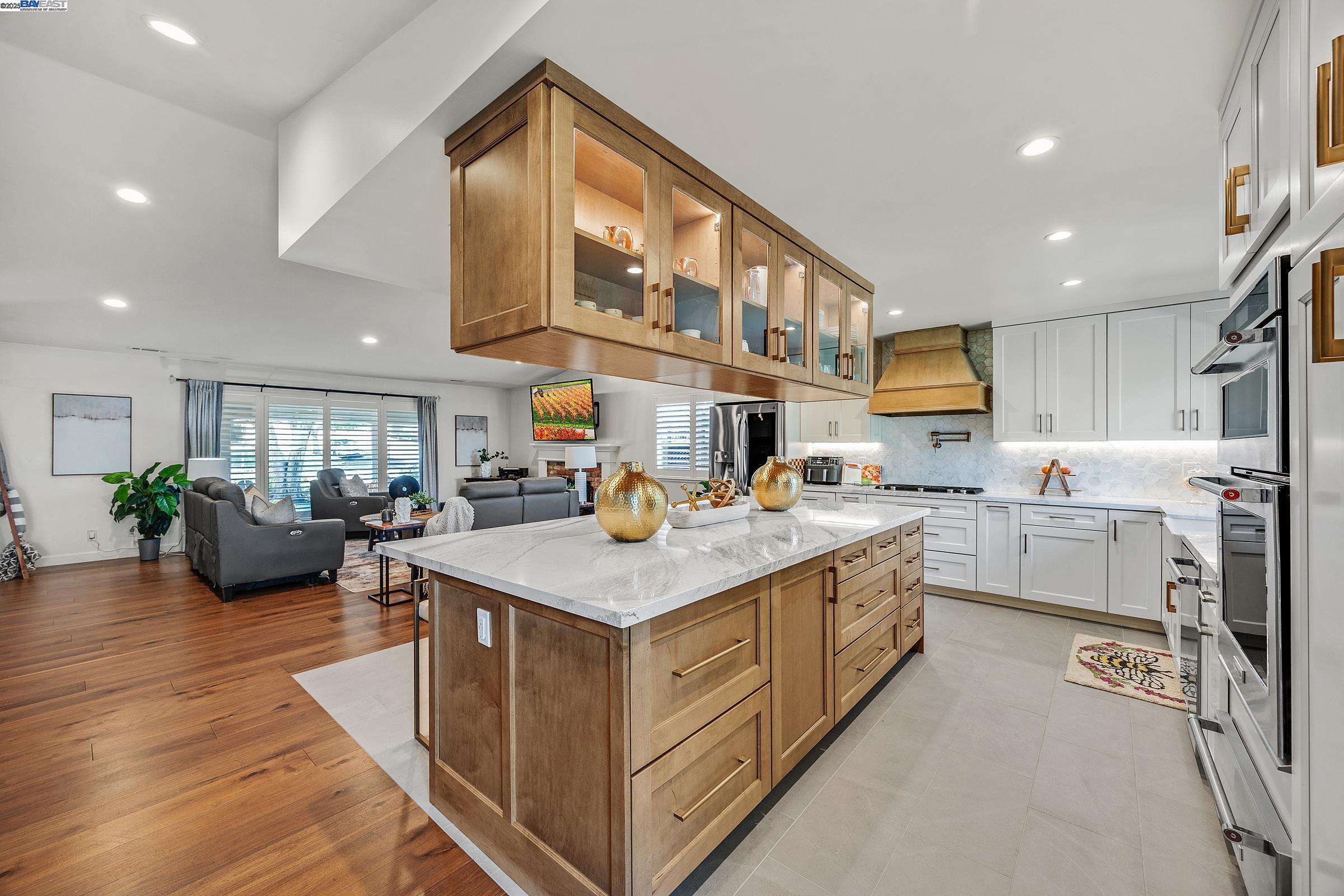 Detail Gallery Image 11 of 34 For 11530 Circle Way, Dublin,  CA 94568 - 4 Beds | 2 Baths