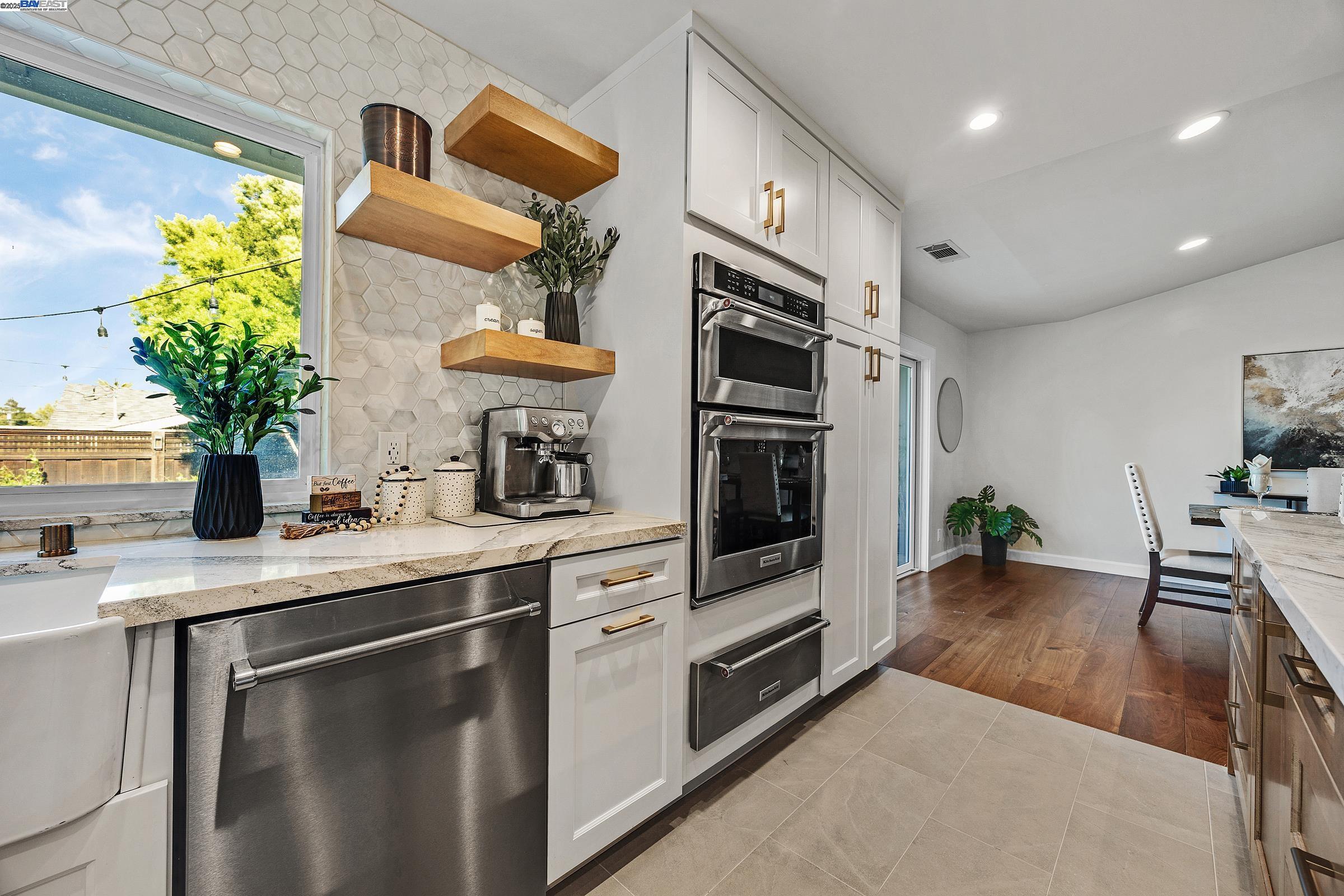 Detail Gallery Image 14 of 34 For 11530 Circle Way, Dublin,  CA 94568 - 4 Beds | 2 Baths