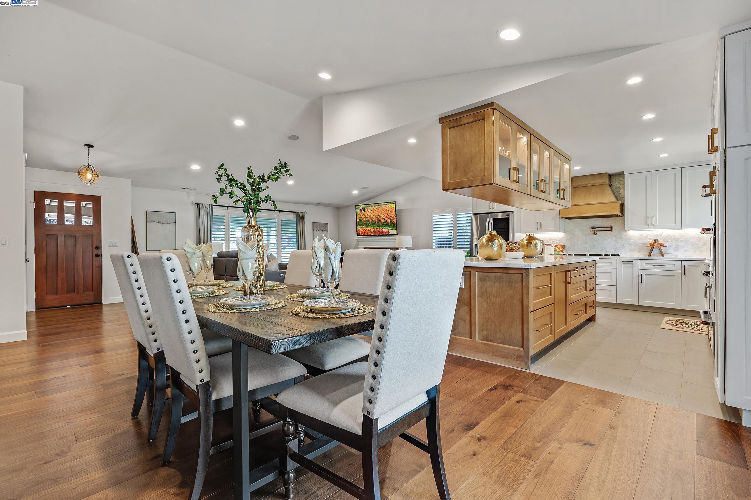 Detail Gallery Image 17 of 34 For 11530 Circle Way, Dublin,  CA 94568 - 4 Beds | 2 Baths