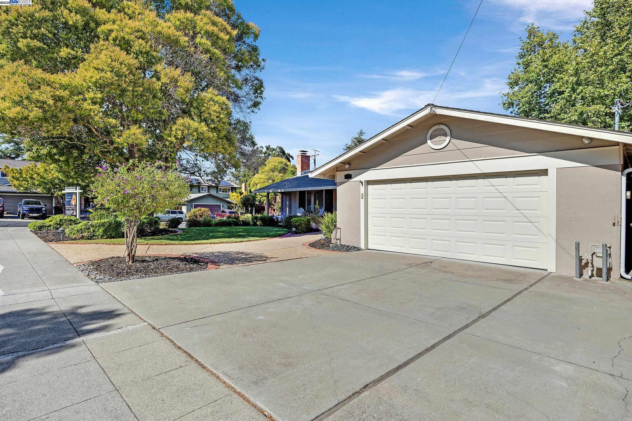 Detail Gallery Image 5 of 34 For 11530 Circle Way, Dublin,  CA 94568 - 4 Beds | 2 Baths