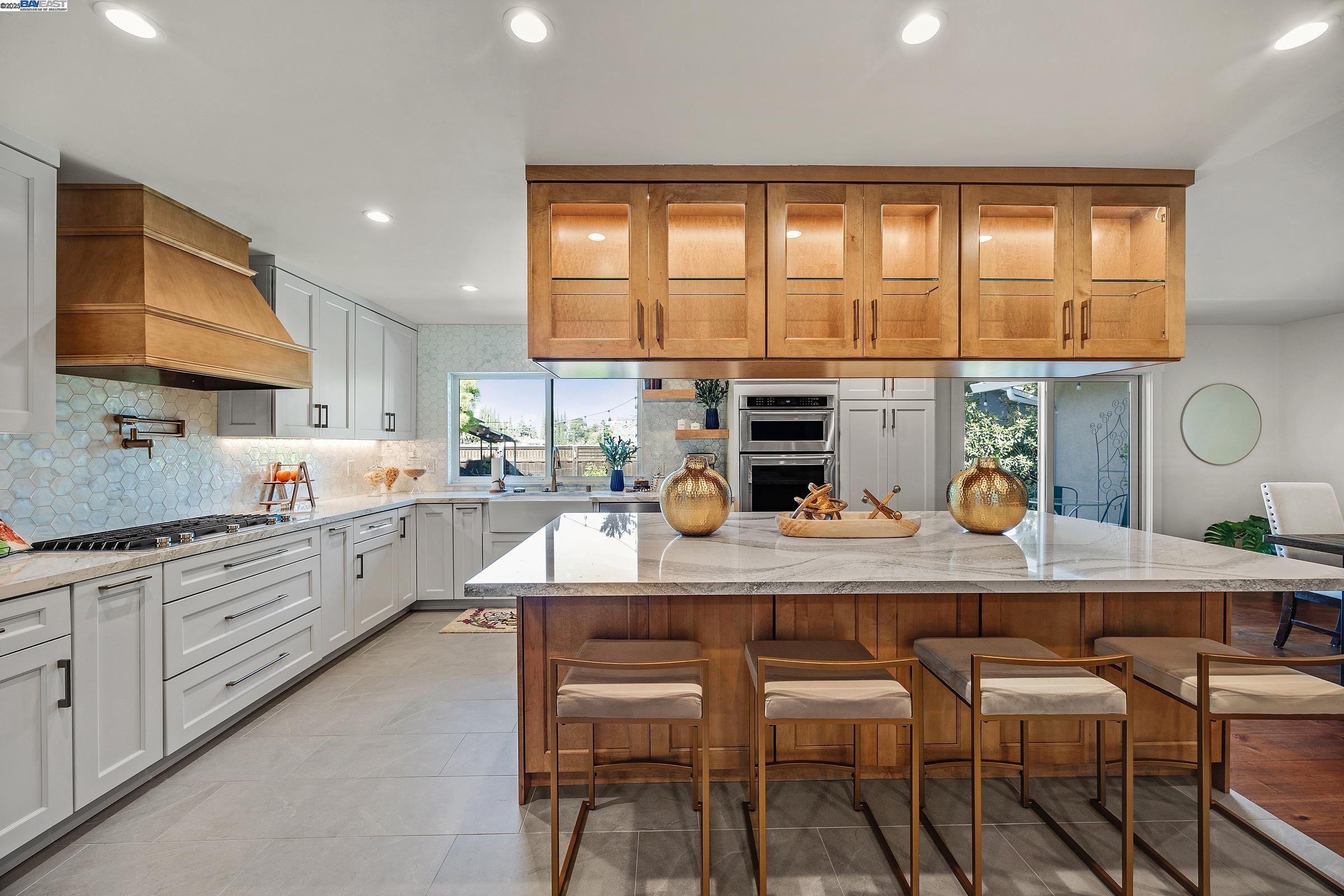 Detail Gallery Image 9 of 34 For 11530 Circle Way, Dublin,  CA 94568 - 4 Beds | 2 Baths