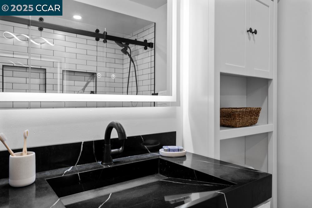 Detail Gallery Image 27 of 48 For 855 Portola Ave, Alameda,  CA 94501 - 2 Beds | 2 Baths