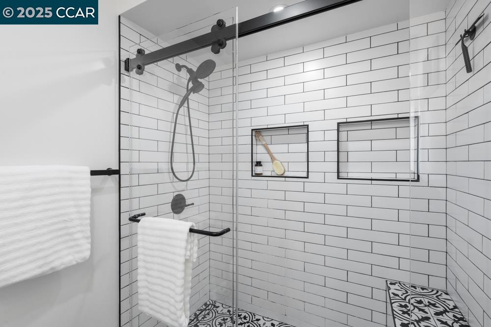 Detail Gallery Image 28 of 48 For 855 Portola Ave, Alameda,  CA 94501 - 2 Beds | 2 Baths