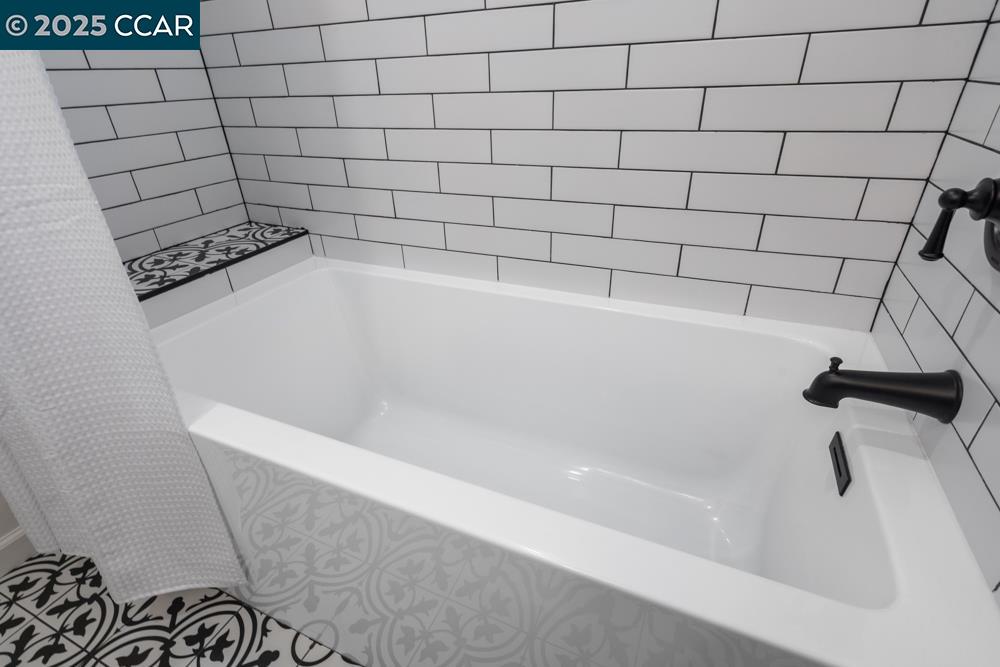 Detail Gallery Image 36 of 48 For 855 Portola Ave, Alameda,  CA 94501 - 2 Beds | 2 Baths