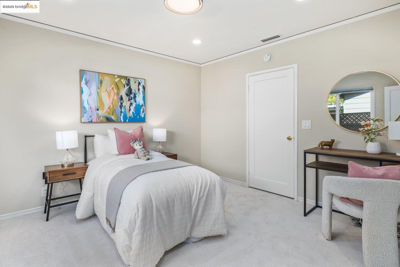 Detail Gallery Image 14 of 42 For 100 Covington St, Oakland,  CA 94605 - 3 Beds | 2 Baths