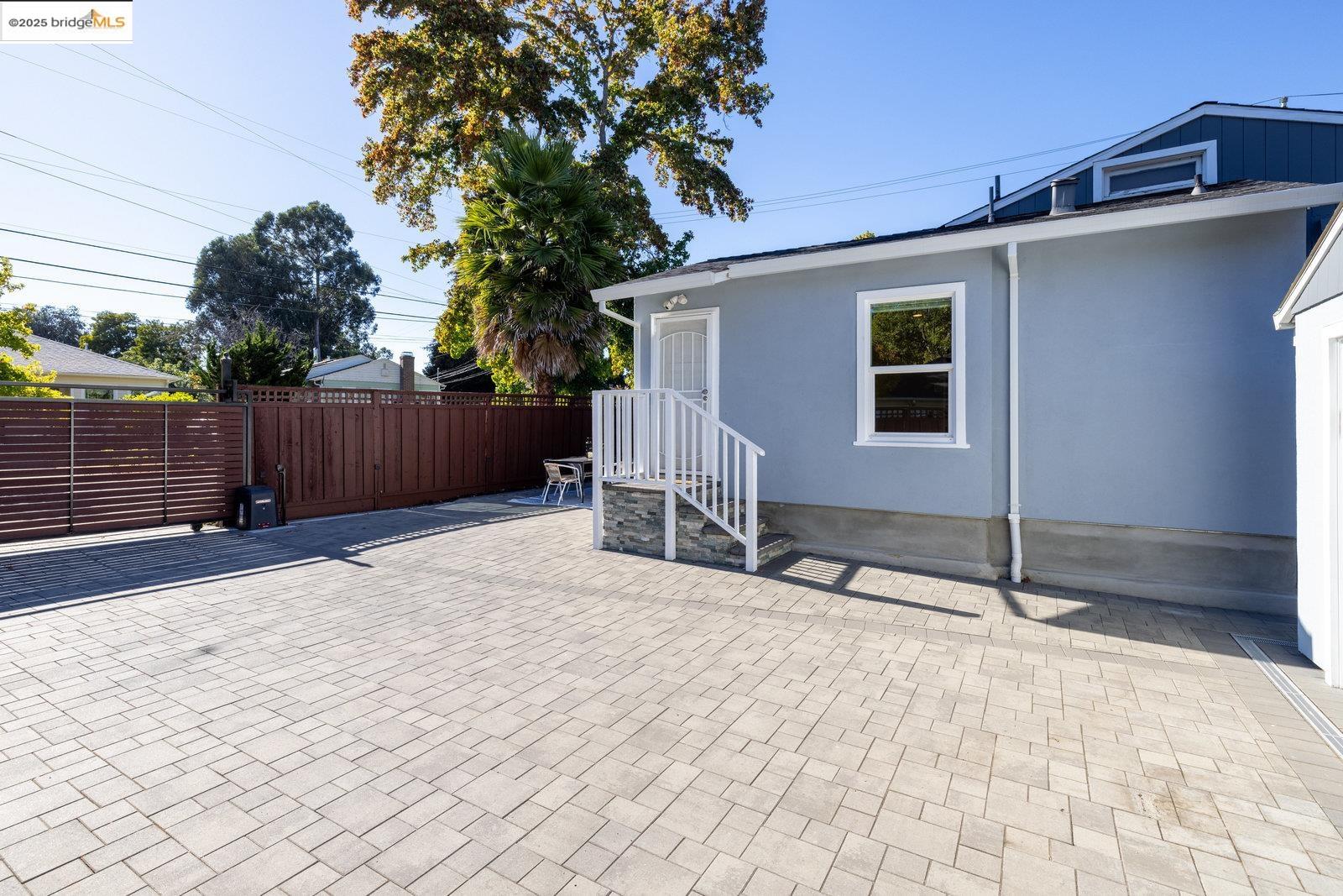Detail Gallery Image 30 of 42 For 100 Covington St, Oakland,  CA 94605 - 3 Beds | 2 Baths