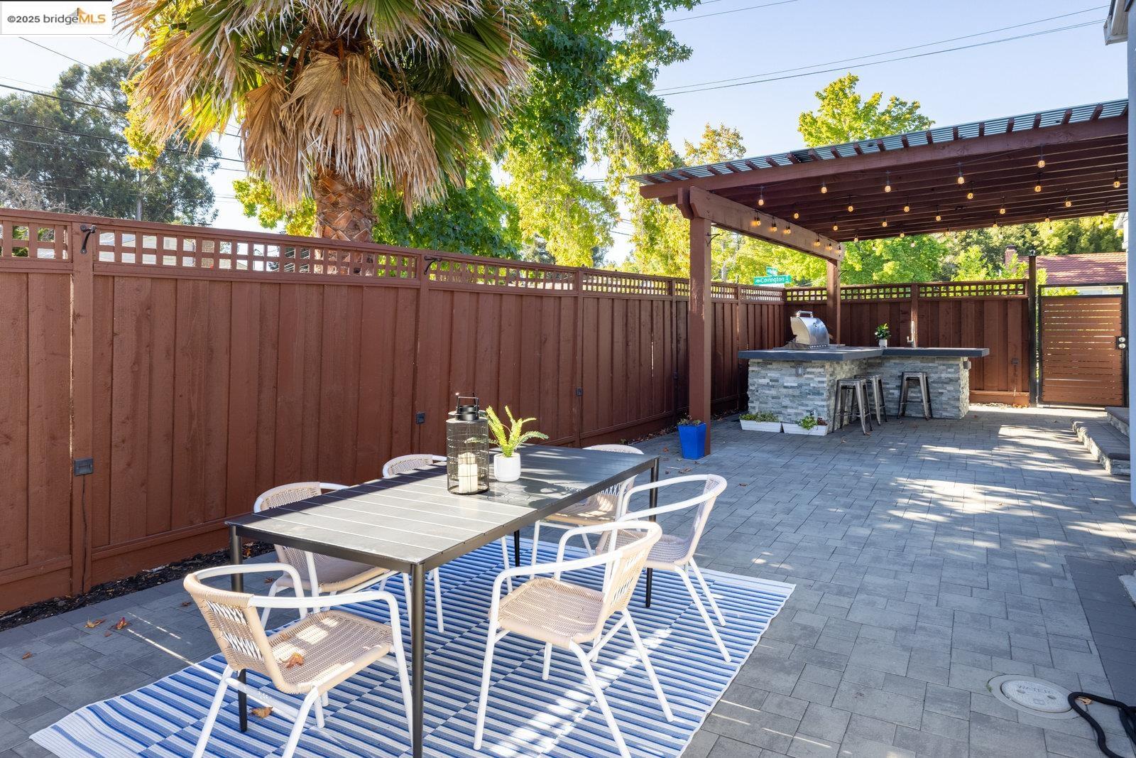 Detail Gallery Image 33 of 42 For 100 Covington St, Oakland,  CA 94605 - 3 Beds | 2 Baths