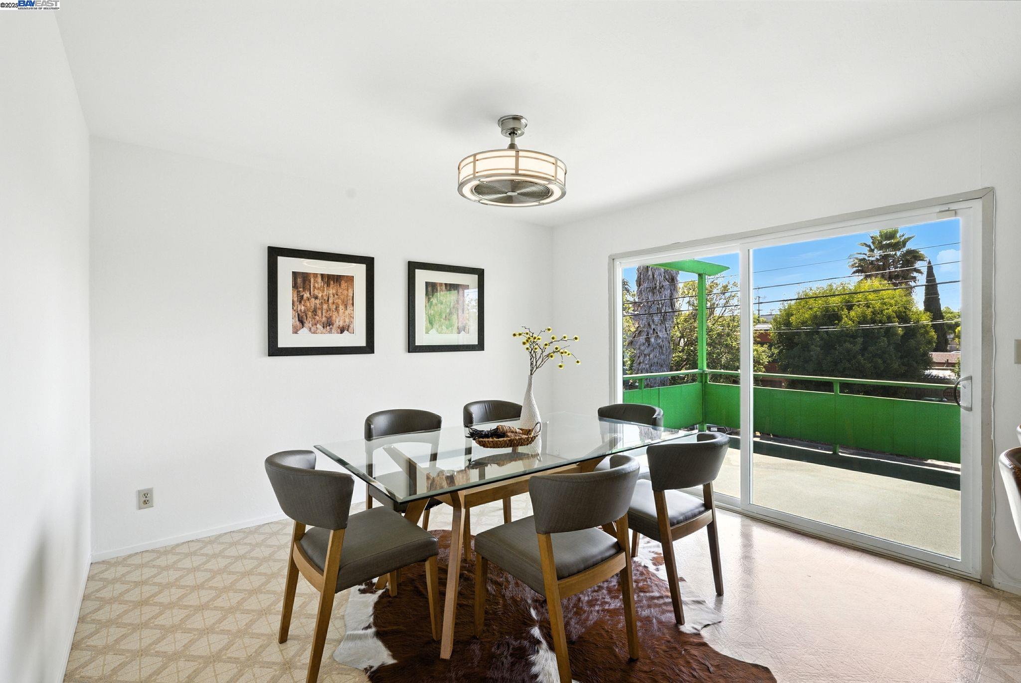 Detail Gallery Image 13 of 44 For 3101 61st Ave, Oakland,  CA 94605 - 9 Beds | 5 Baths