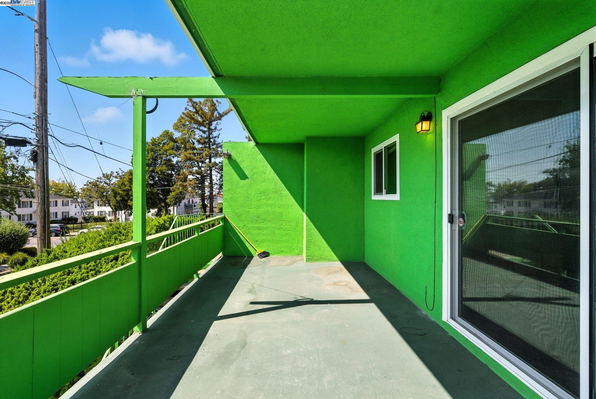 Detail Gallery Image 20 of 44 For 3101 61st Ave, Oakland,  CA 94605 - 9 Beds | 5 Baths