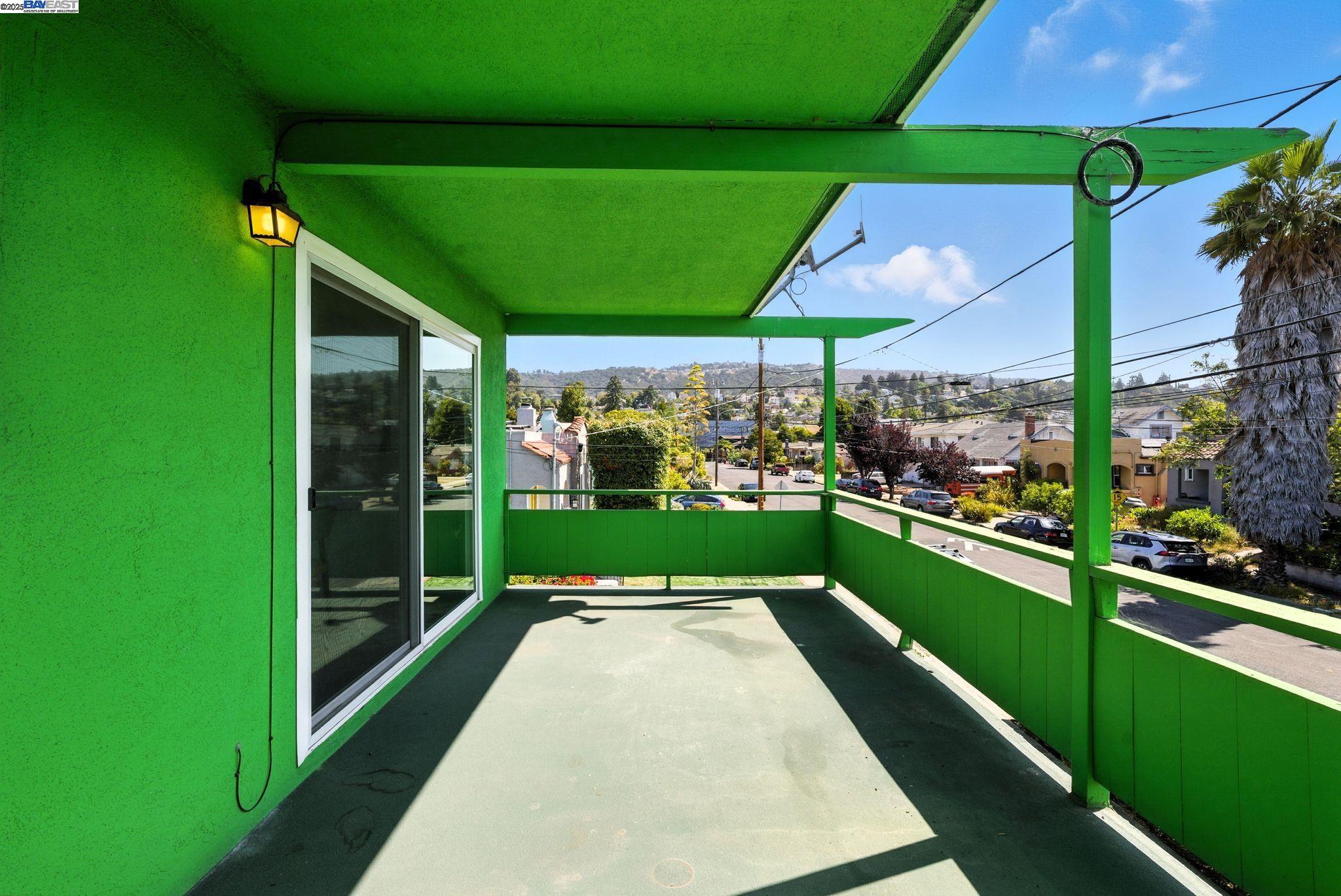 Detail Gallery Image 21 of 44 For 3101 61st Ave, Oakland,  CA 94605 - 9 Beds | 5 Baths