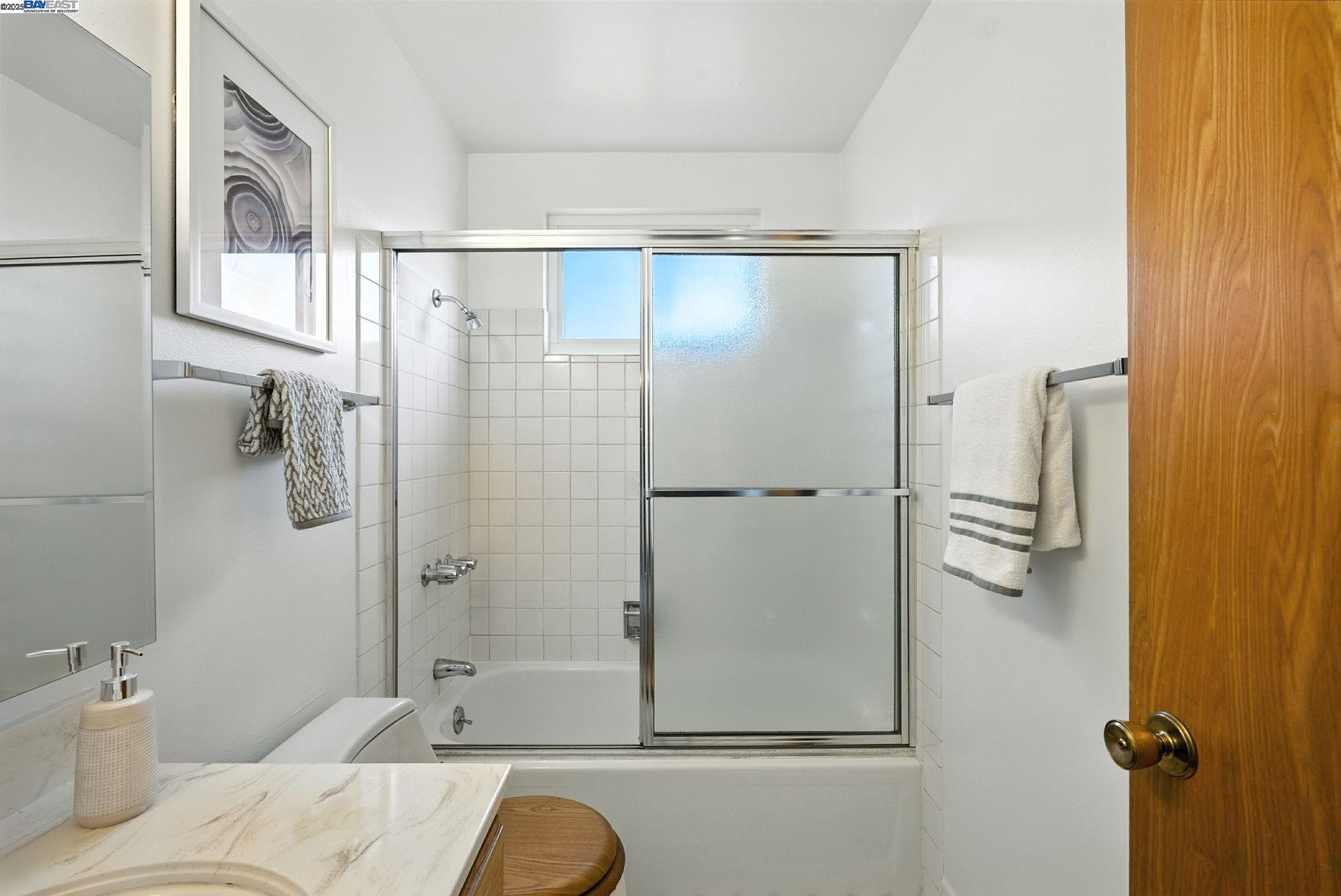 Detail Gallery Image 32 of 44 For 3101 61st Ave, Oakland,  CA 94605 - 9 Beds | 5 Baths