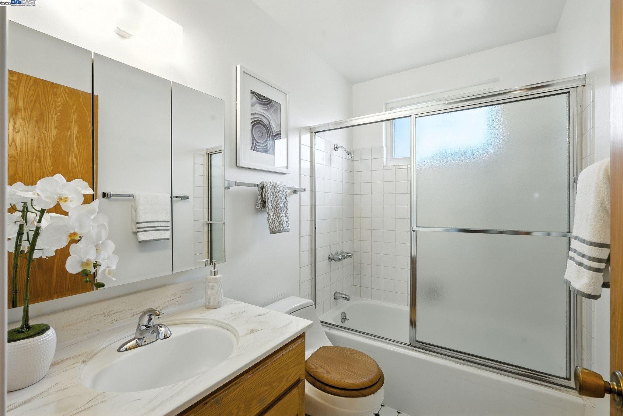 Detail Gallery Image 43 of 44 For 3101 61st Ave, Oakland,  CA 94605 - 9 Beds | 5 Baths