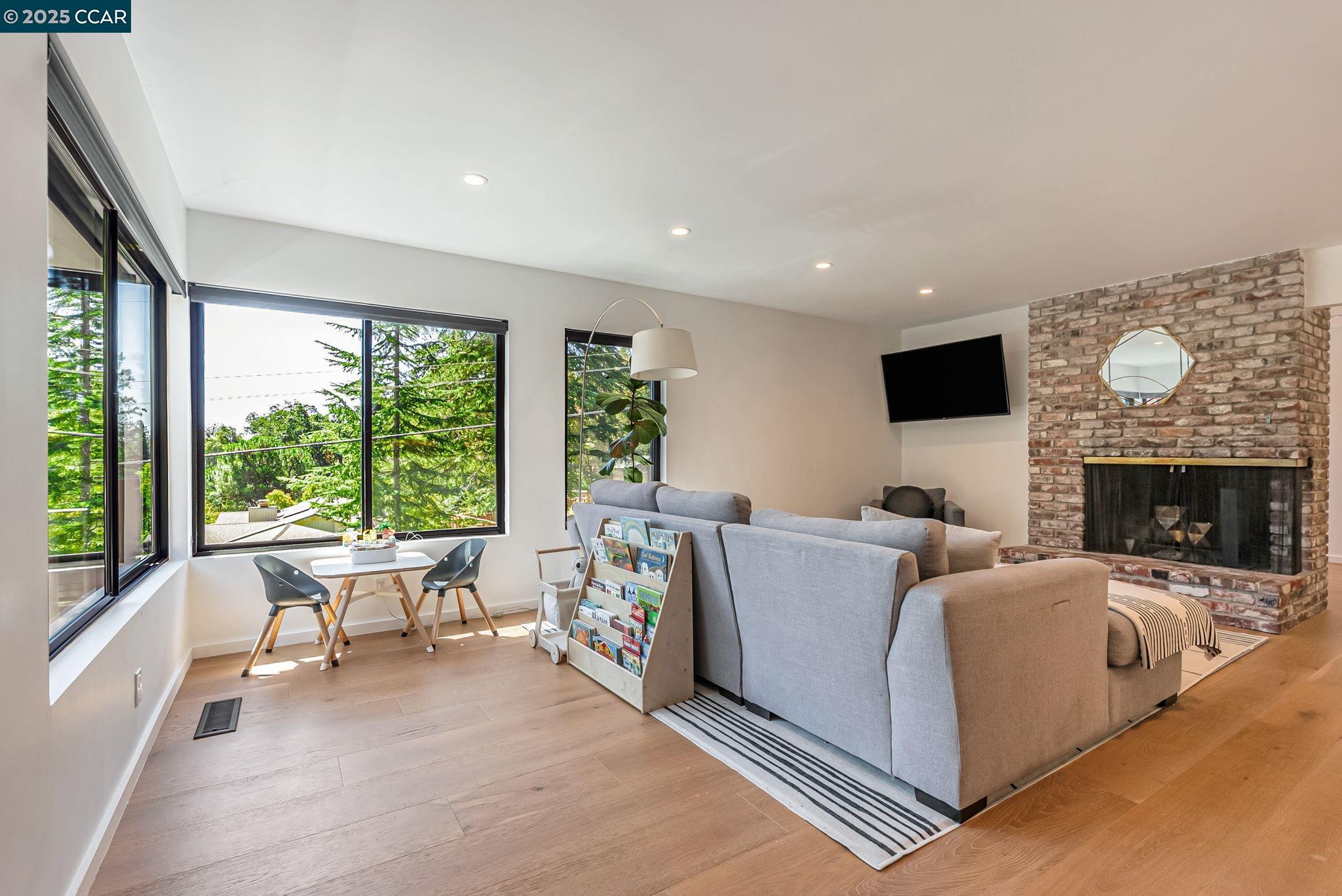 Detail Gallery Image 14 of 48 For 1612 Cervato Cir, Alamo,  CA 94507 - 4 Beds | 2/1 Baths