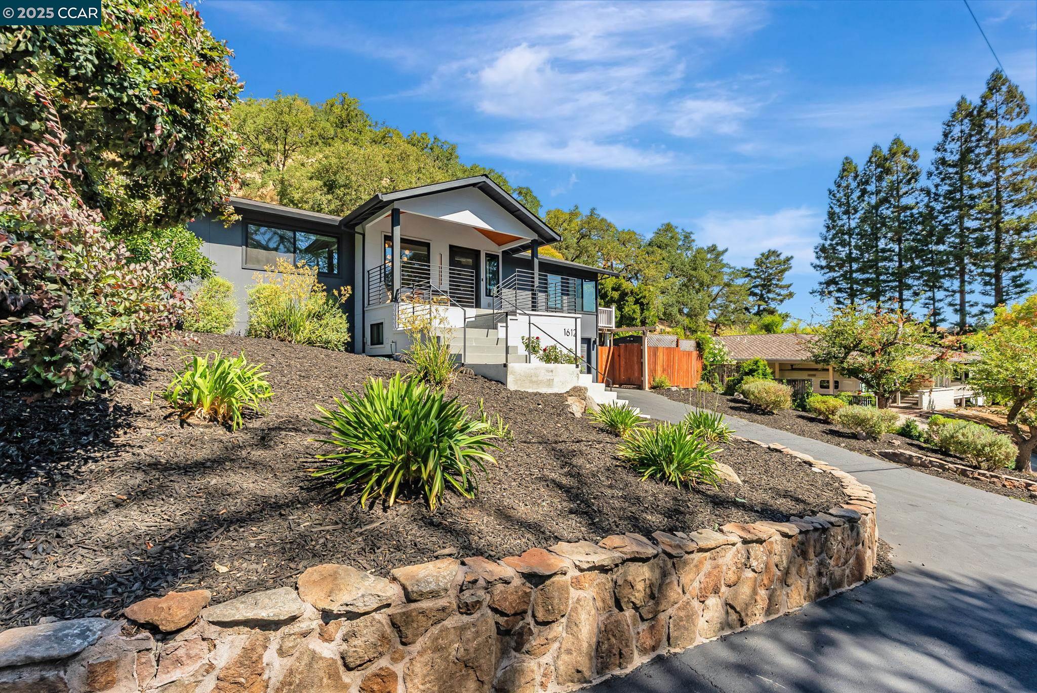 Detail Gallery Image 3 of 48 For 1612 Cervato Cir, Alamo,  CA 94507 - 4 Beds | 2/1 Baths