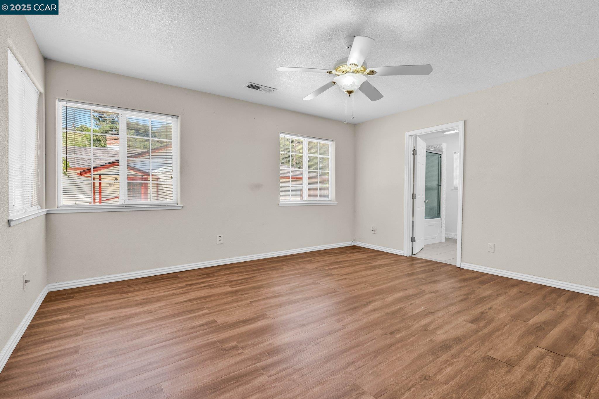 Detail Gallery Image 18 of 57 For 18127 Madison Ave, Castro Valley,  CA 94546 - 9 Beds | 5/1 Baths