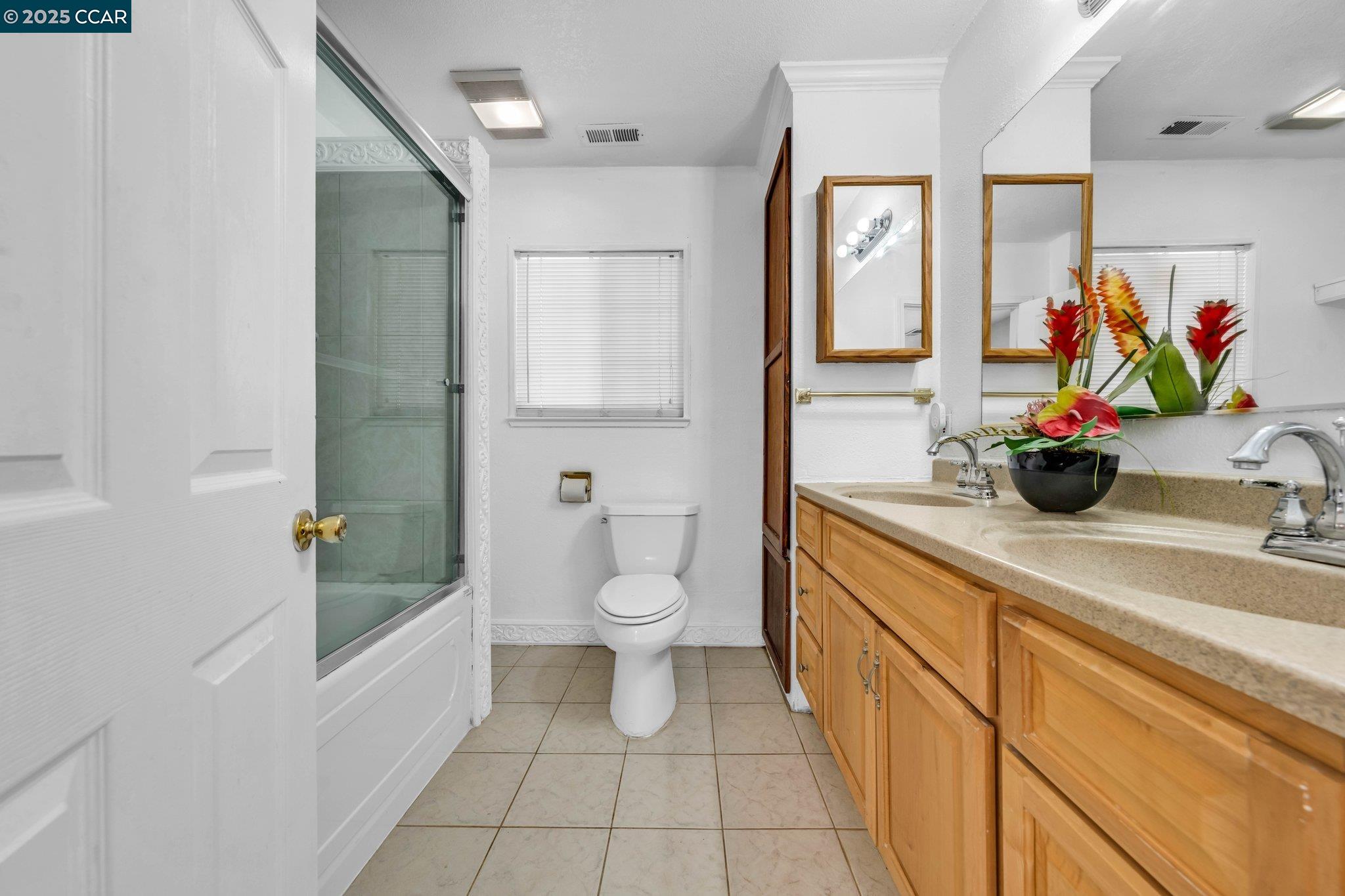 Detail Gallery Image 19 of 57 For 18127 Madison Ave, Castro Valley,  CA 94546 - 9 Beds | 5/1 Baths