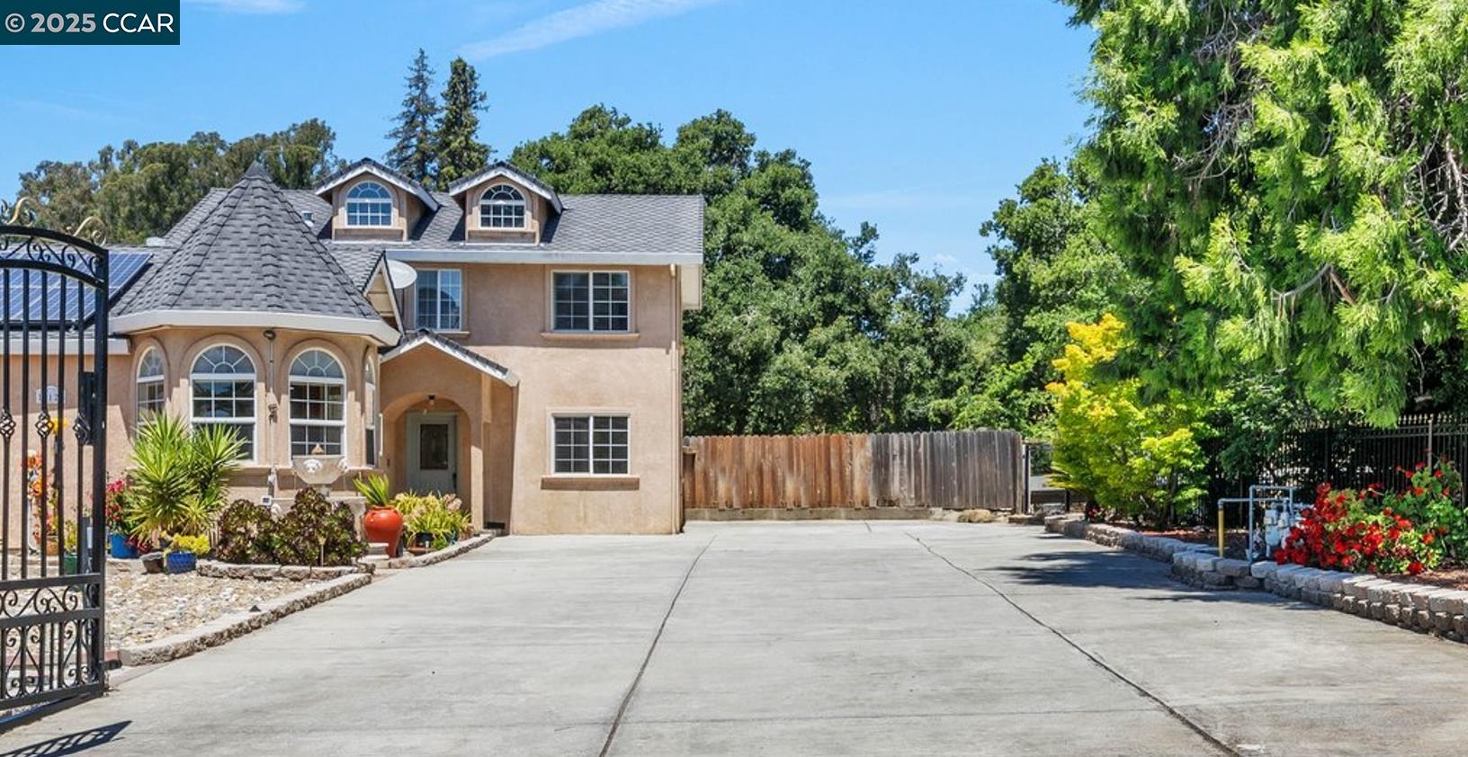 Detail Gallery Image 21 of 57 For 18127 Madison Ave, Castro Valley,  CA 94546 - 9 Beds | 5/1 Baths