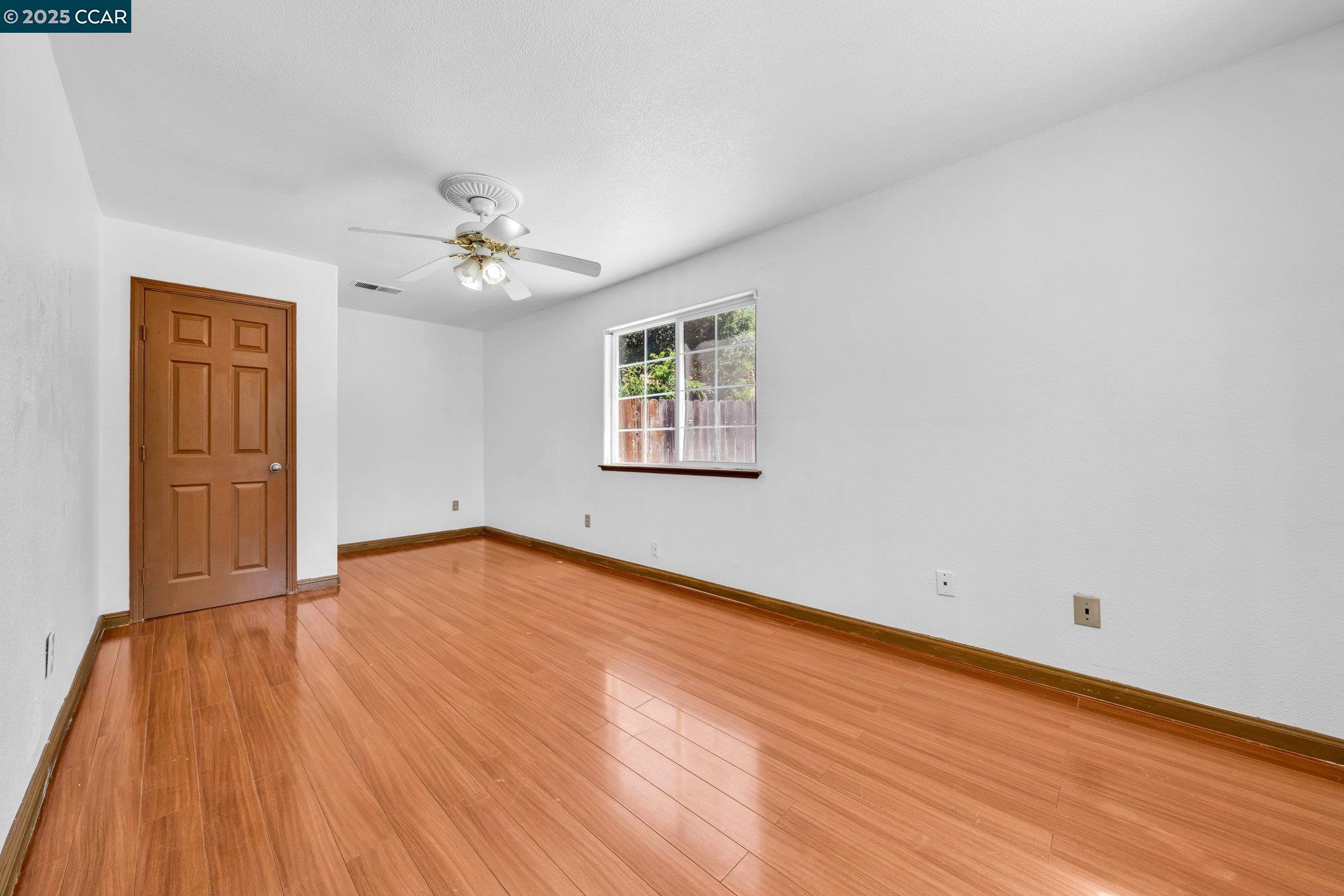 Detail Gallery Image 25 of 57 For 18127 Madison Ave, Castro Valley,  CA 94546 - 9 Beds | 5/1 Baths