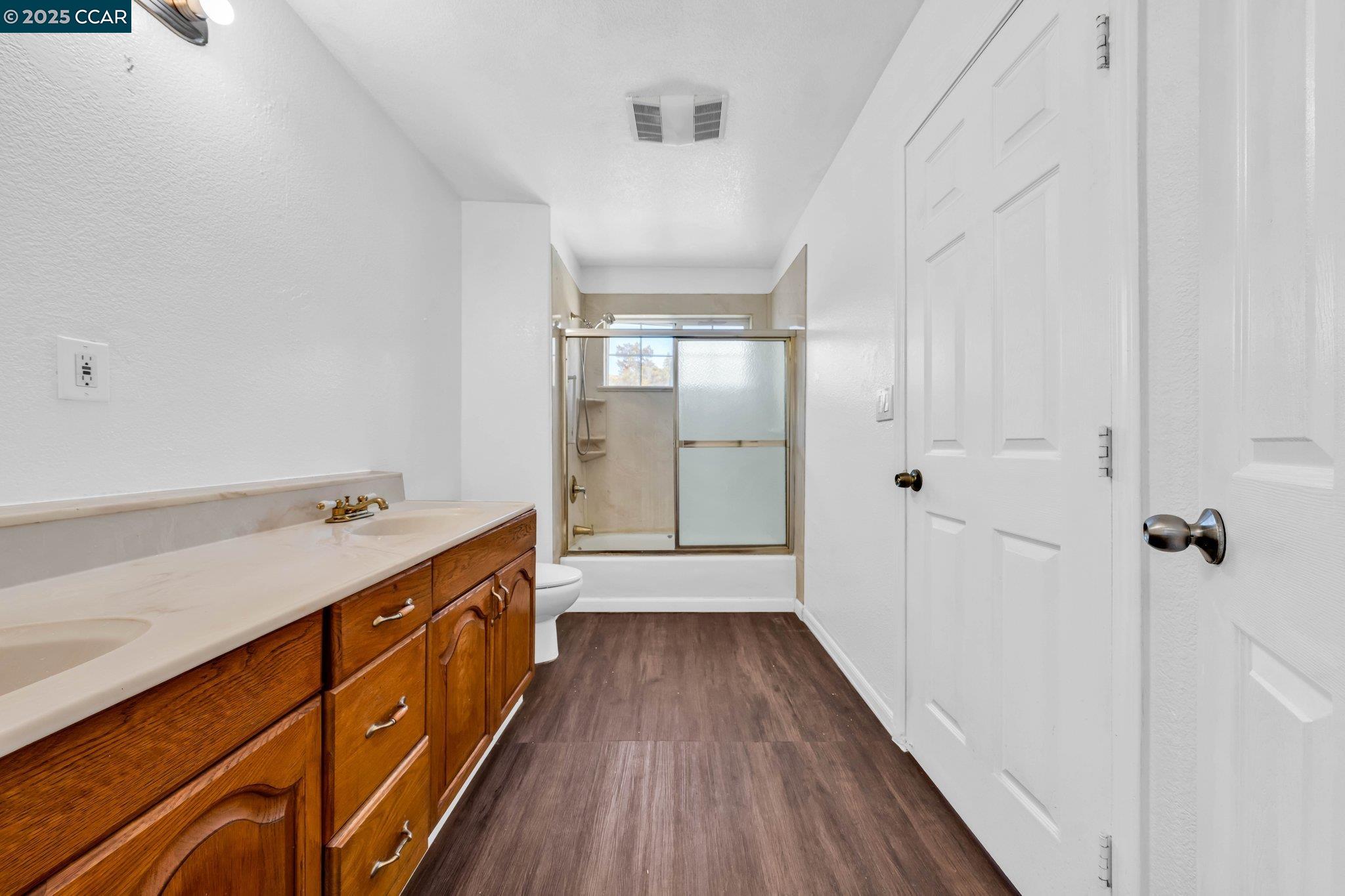 Detail Gallery Image 27 of 57 For 18127 Madison Ave, Castro Valley,  CA 94546 - 9 Beds | 5/1 Baths
