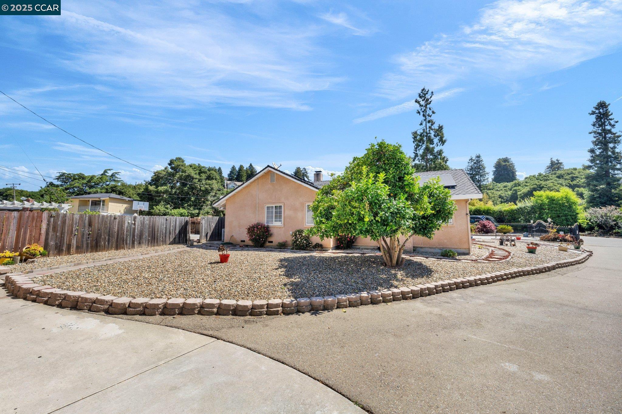 Detail Gallery Image 32 of 57 For 18127 Madison Ave, Castro Valley,  CA 94546 - 9 Beds | 5/1 Baths