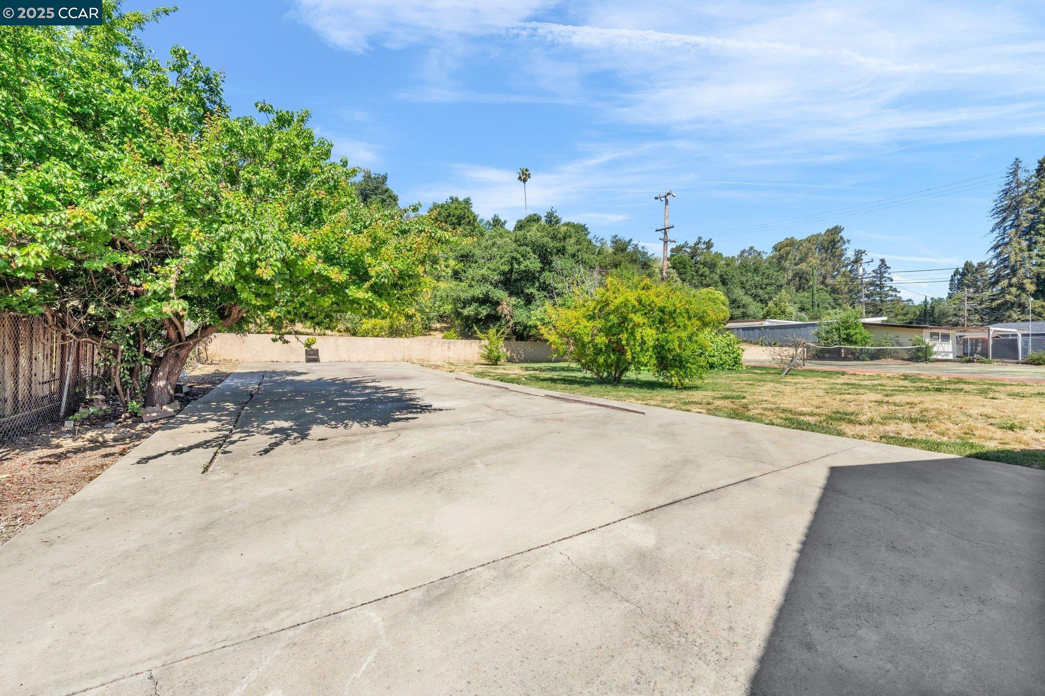 Detail Gallery Image 36 of 57 For 18127 Madison Ave, Castro Valley,  CA 94546 - 9 Beds | 5/1 Baths
