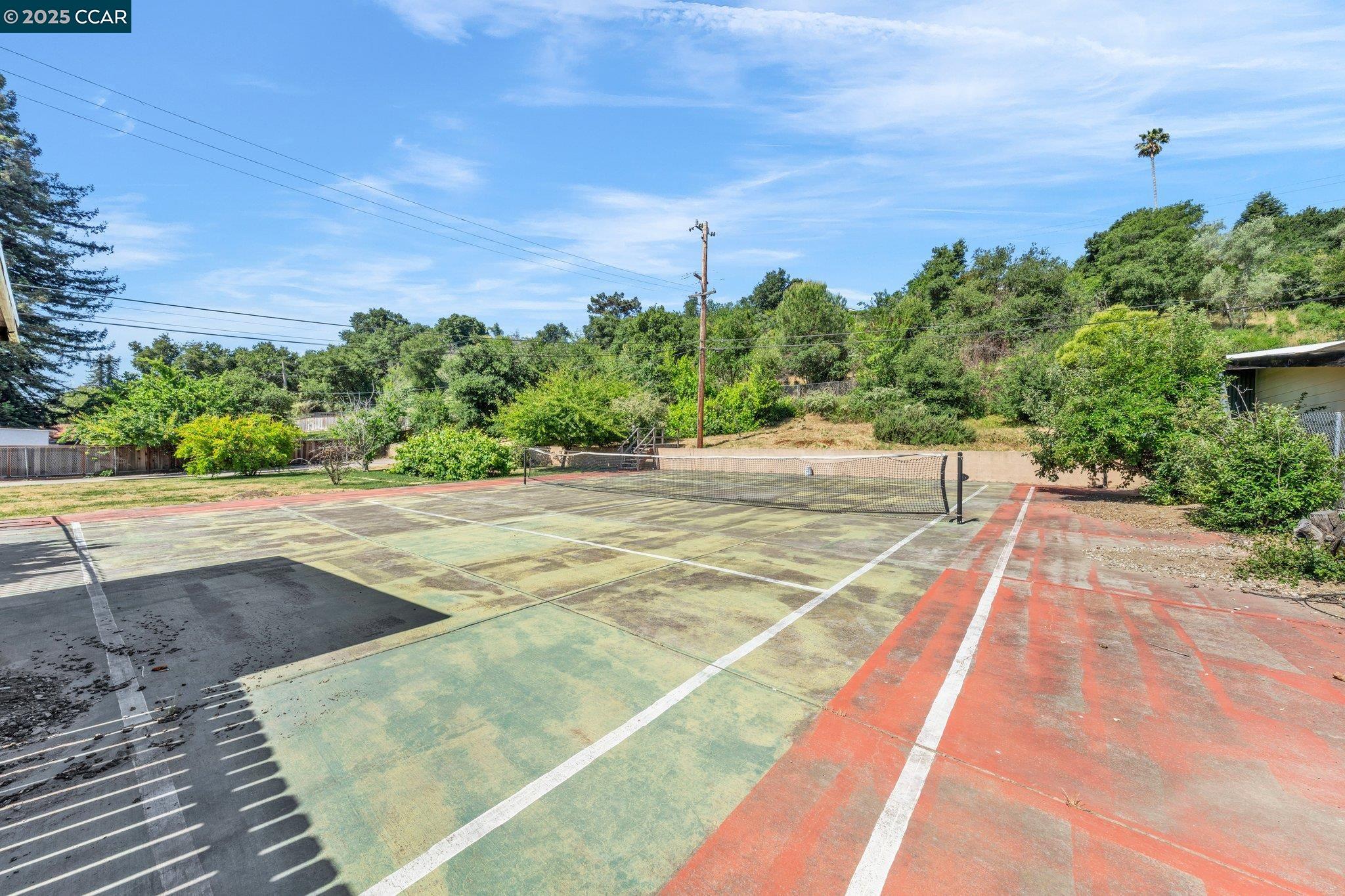 Detail Gallery Image 38 of 57 For 18127 Madison Ave, Castro Valley,  CA 94546 - 9 Beds | 5/1 Baths