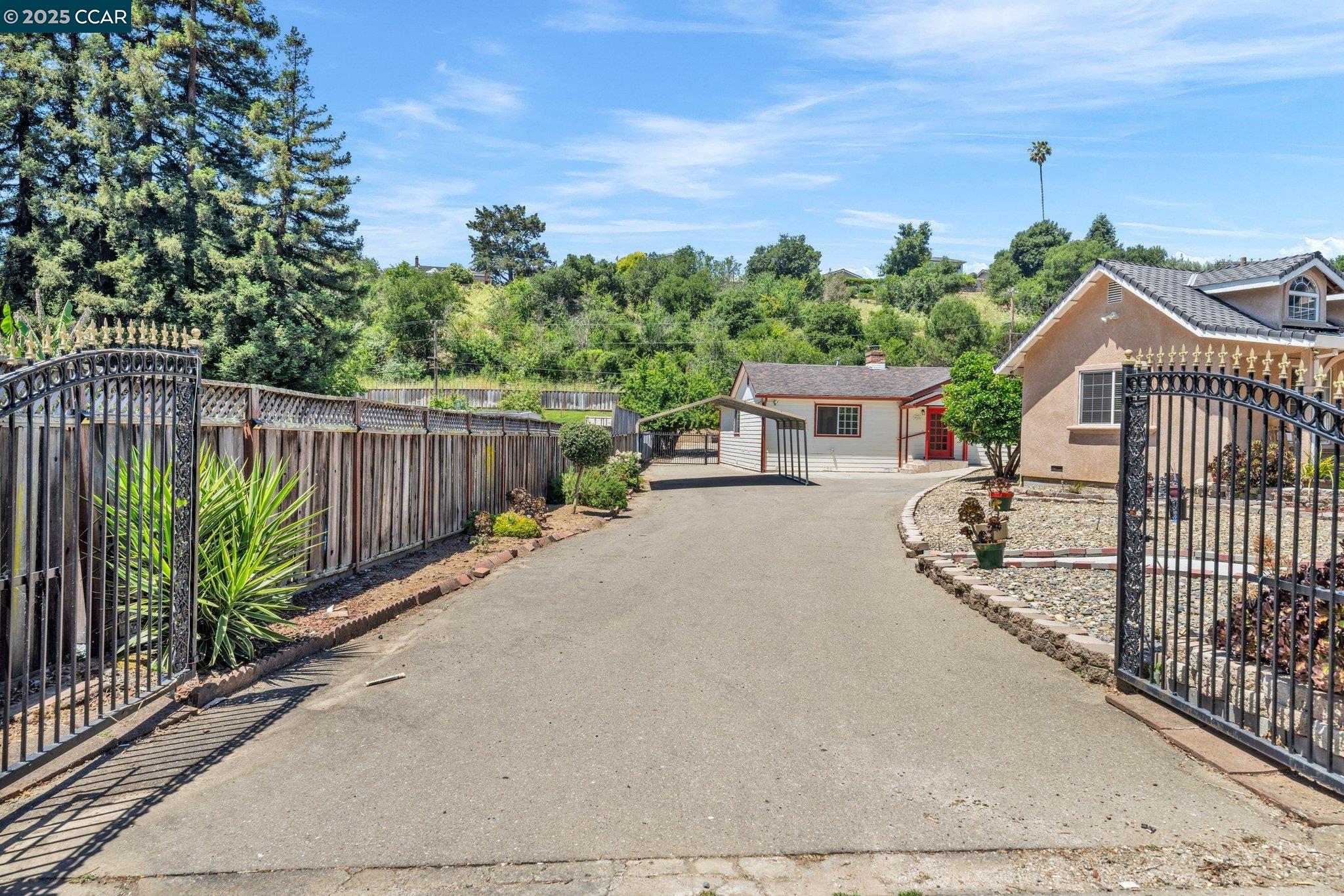 Detail Gallery Image 44 of 57 For 18127 Madison Ave, Castro Valley,  CA 94546 - 9 Beds | 5/1 Baths