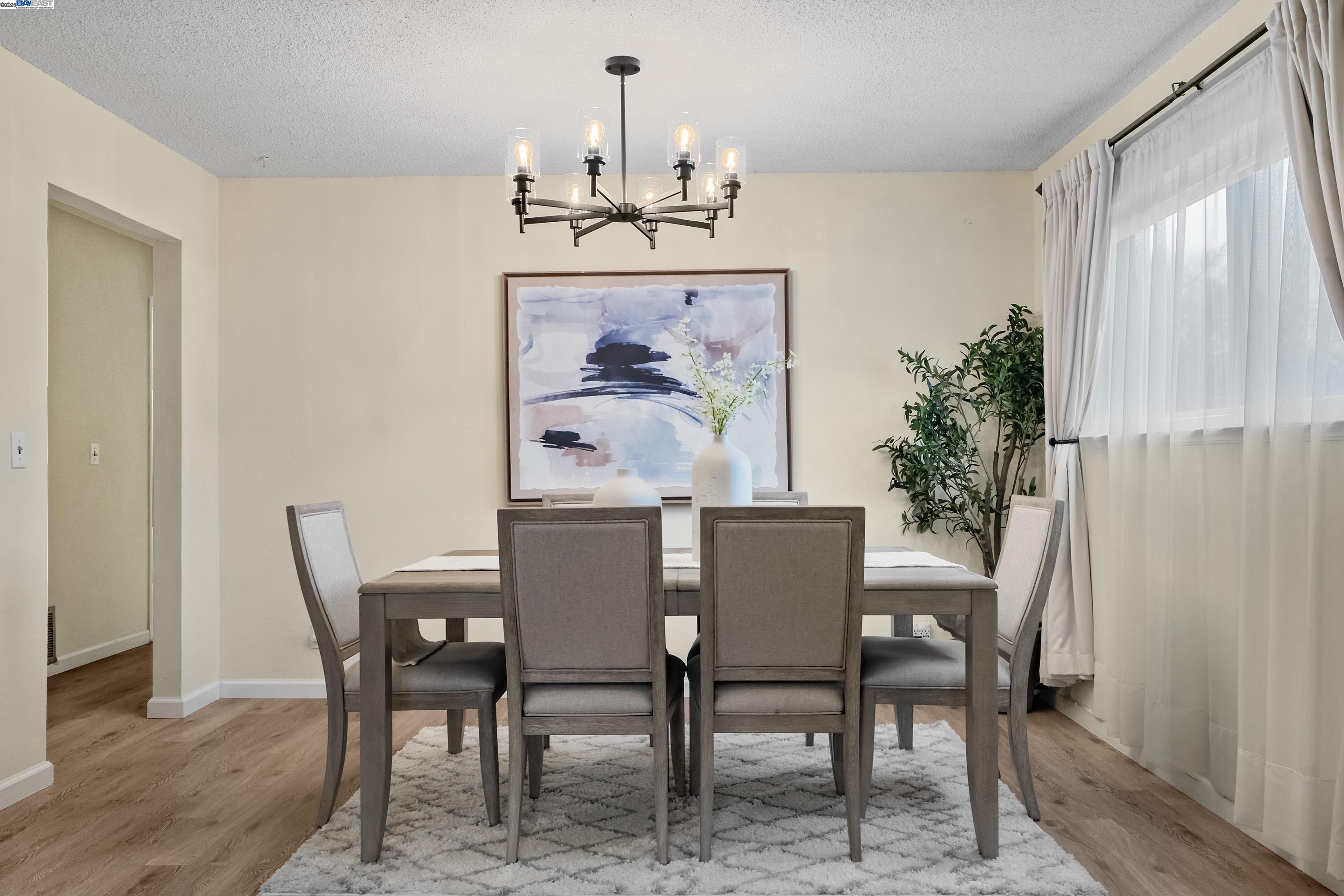 Detail Gallery Image 14 of 43 For 7476 Brookdale Ct, Dublin,  CA 94568 - 3 Beds | 2 Baths