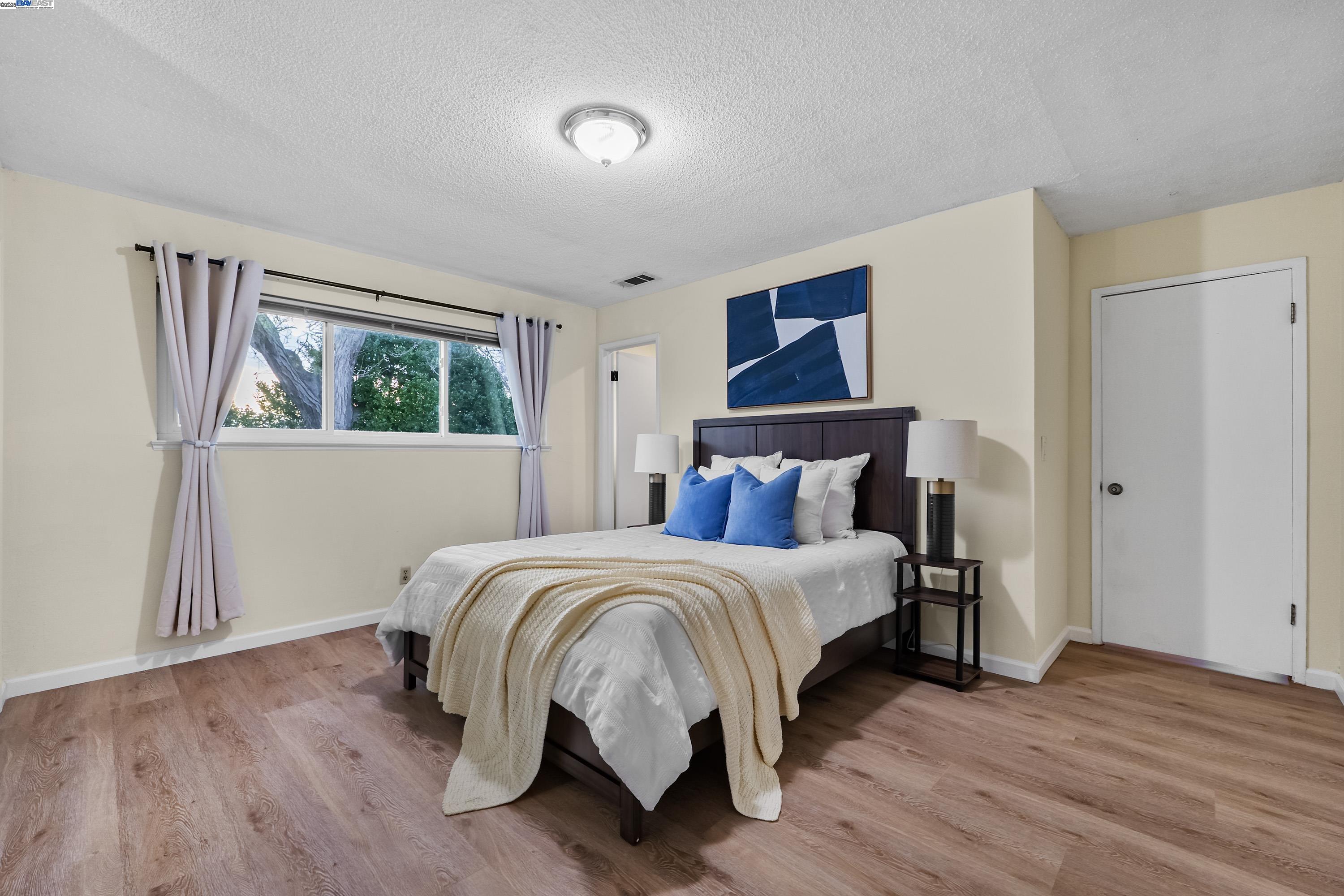 Detail Gallery Image 18 of 43 For 7476 Brookdale Ct, Dublin,  CA 94568 - 3 Beds | 2 Baths