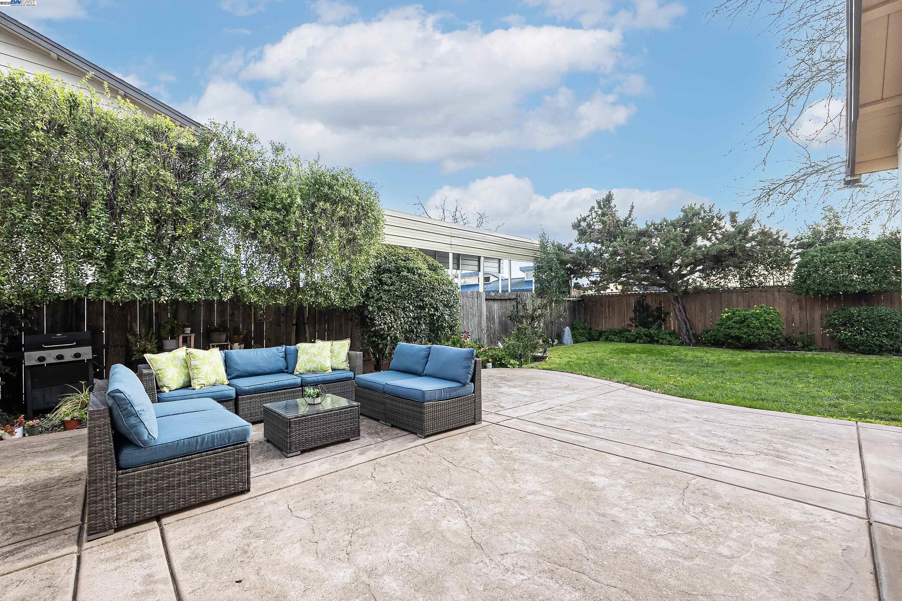 Detail Gallery Image 28 of 43 For 7476 Brookdale Ct, Dublin,  CA 94568 - 3 Beds | 2 Baths