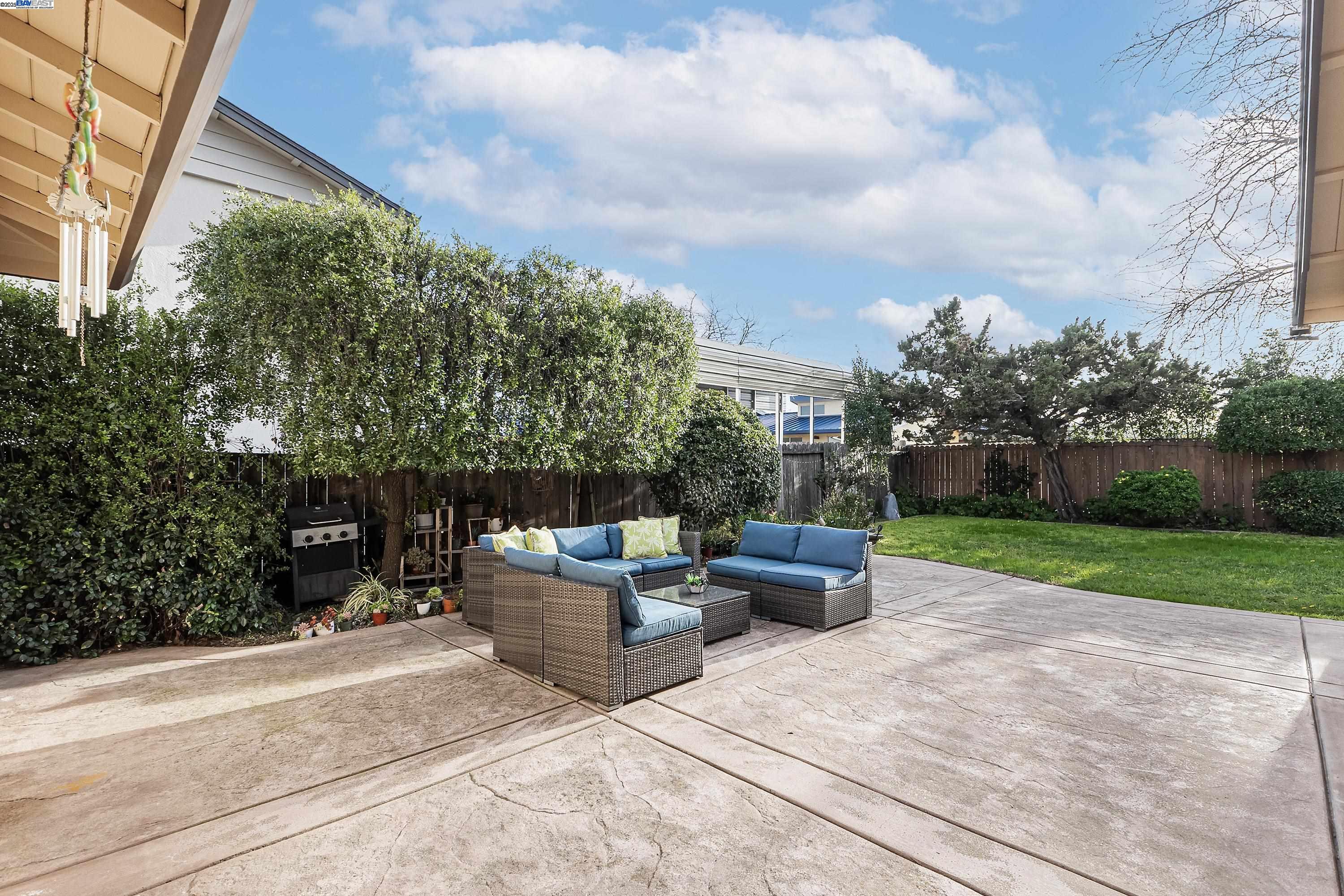 Detail Gallery Image 29 of 43 For 7476 Brookdale Ct, Dublin,  CA 94568 - 3 Beds | 2 Baths