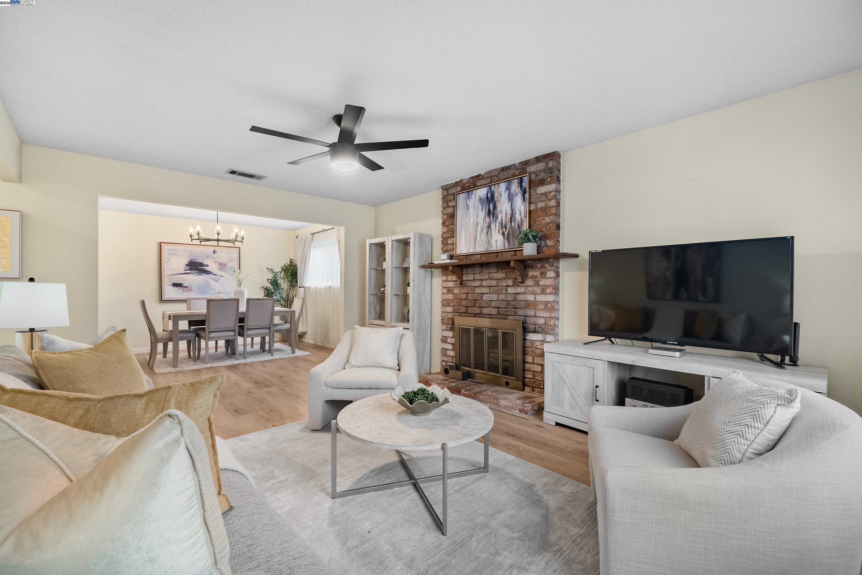 Detail Gallery Image 5 of 43 For 7476 Brookdale Ct, Dublin,  CA 94568 - 3 Beds | 2 Baths
