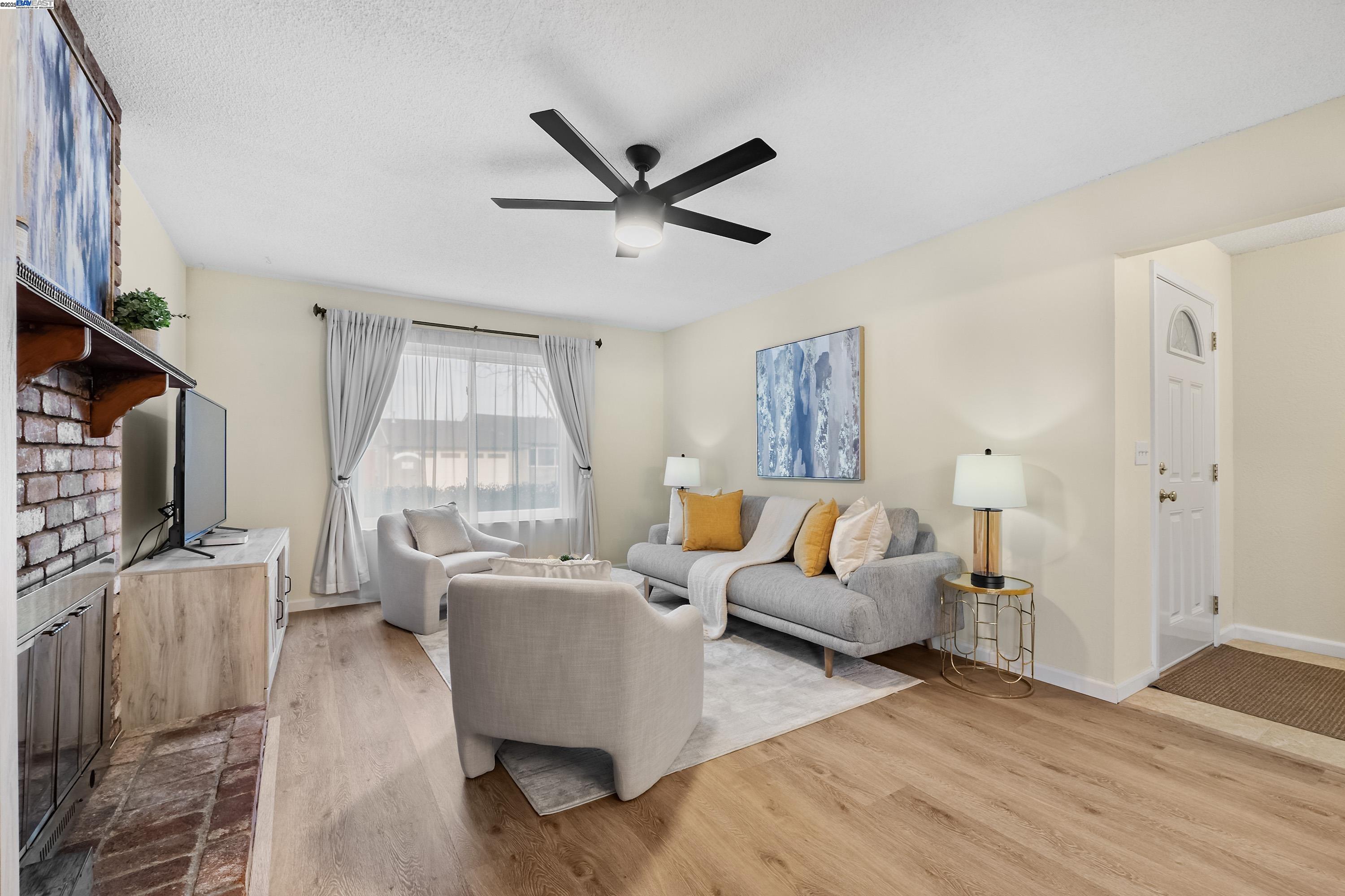 Detail Gallery Image 6 of 43 For 7476 Brookdale Ct, Dublin,  CA 94568 - 3 Beds | 2 Baths