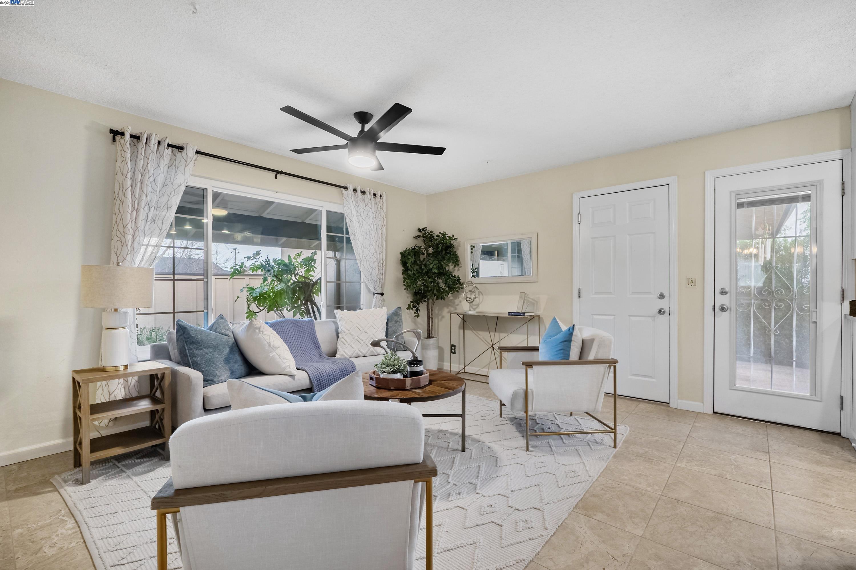 Detail Gallery Image 10 of 43 For 7476 Brookdale Ct, Dublin,  CA 94568 - 3 Beds | 2 Baths