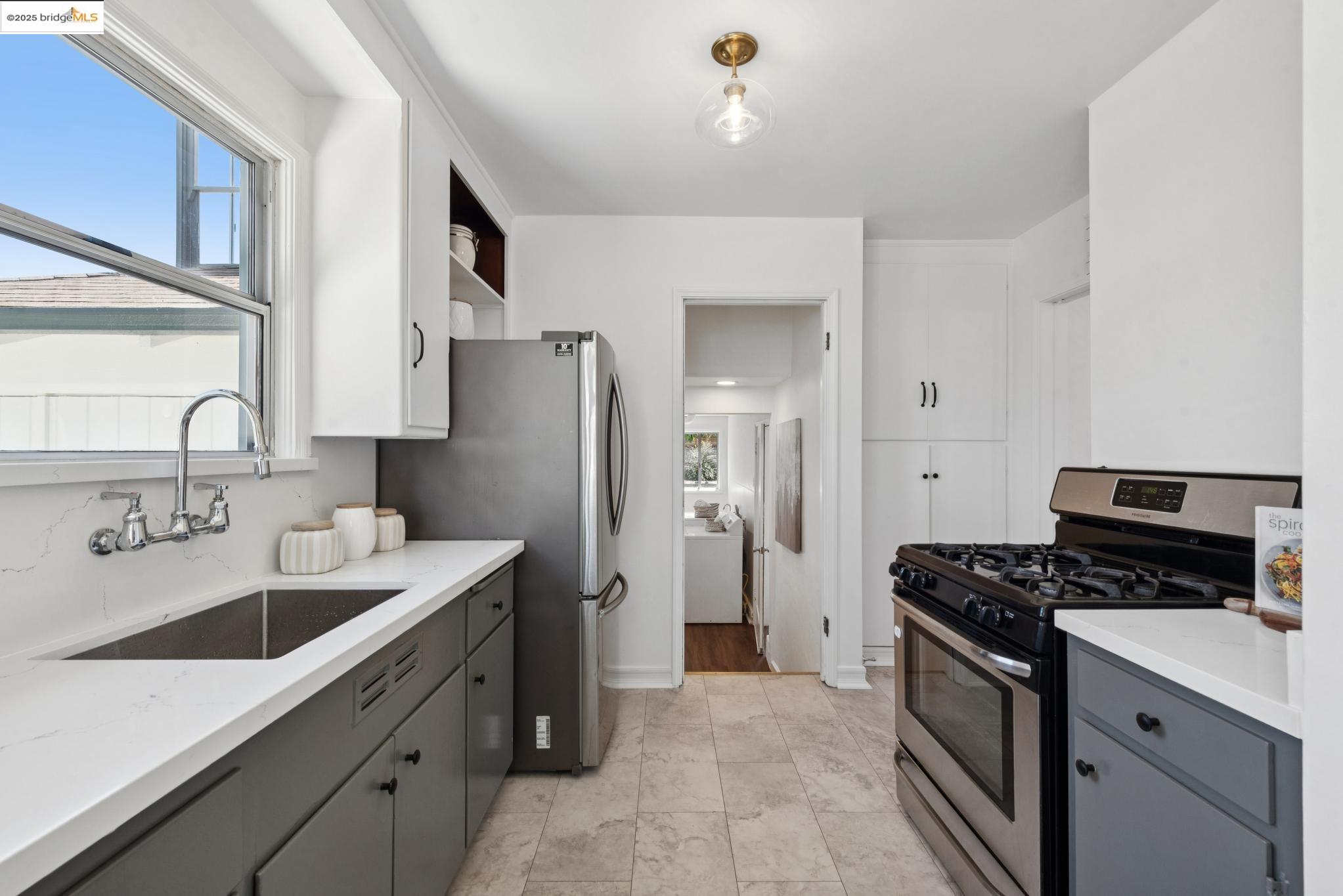 Detail Gallery Image 26 of 60 For 373 Farrelly Drive, San Leandro,  CA 94577 - 3 Beds | 2 Baths