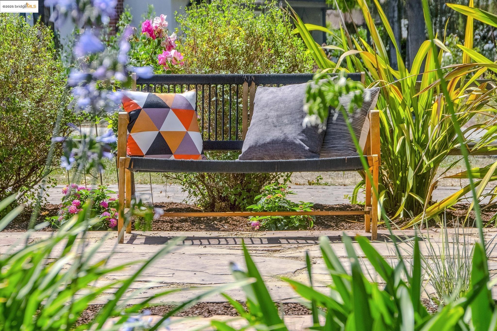 Detail Gallery Image 4 of 60 For 373 Farrelly Drive, San Leandro,  CA 94577 - 3 Beds | 2 Baths