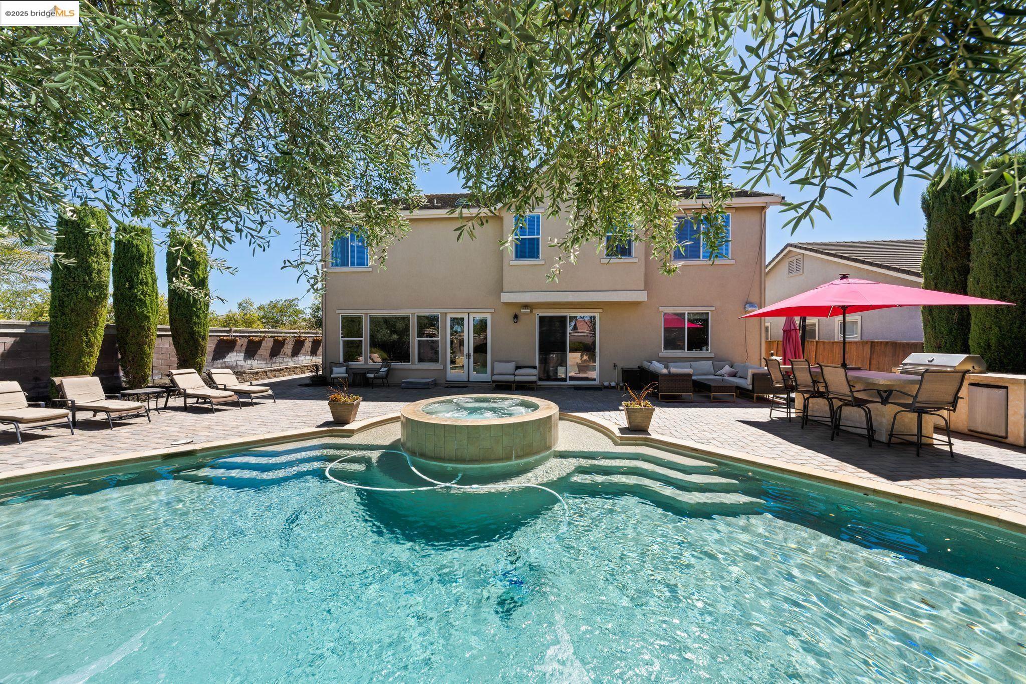 Detail Gallery Image 2 of 44 For 6900 New Melones Cir, Discovery Bay,  CA 94505 - 5 Beds | 4 Baths