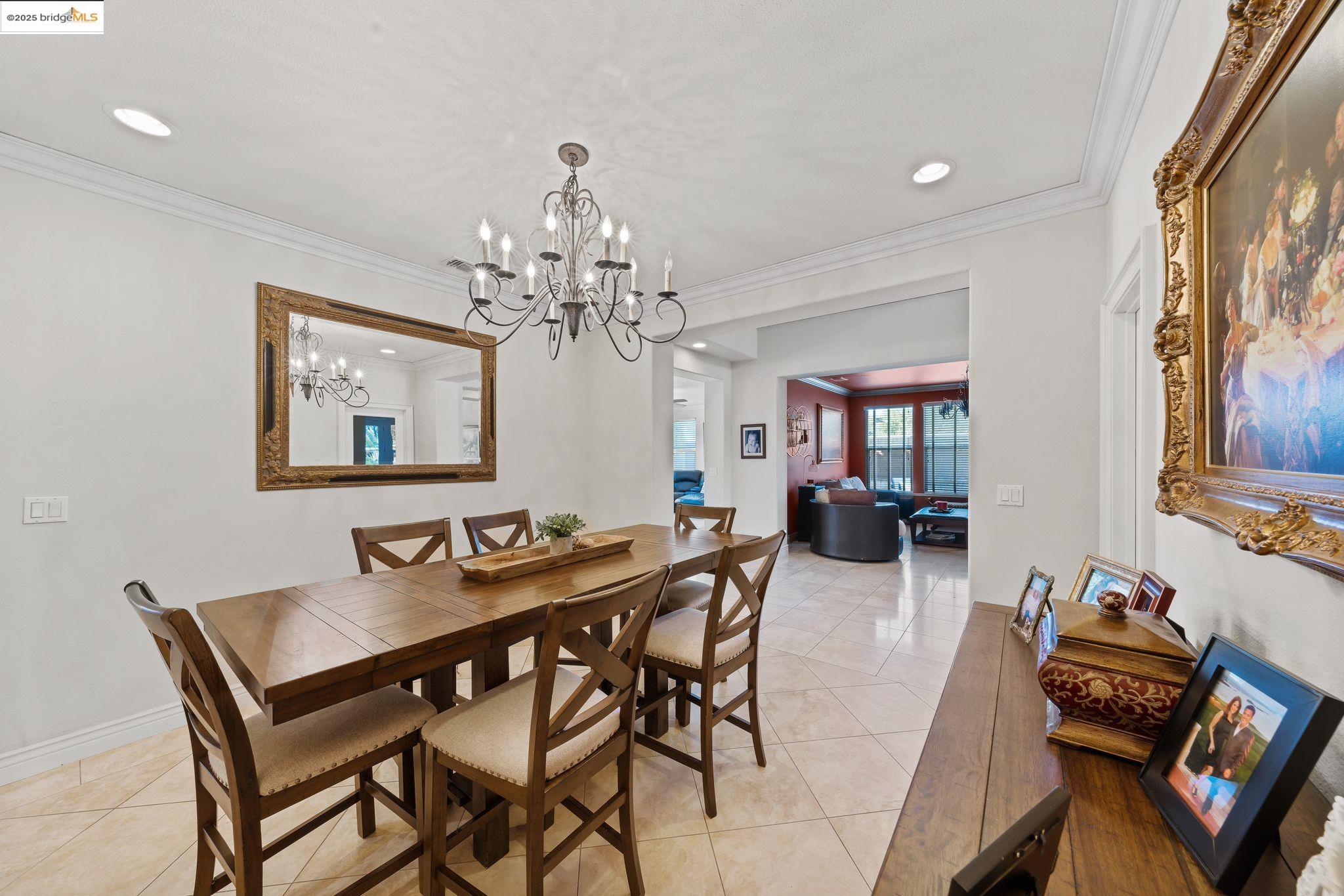 Detail Gallery Image 10 of 44 For 6900 New Melones Cir, Discovery Bay,  CA 94505 - 5 Beds | 4 Baths