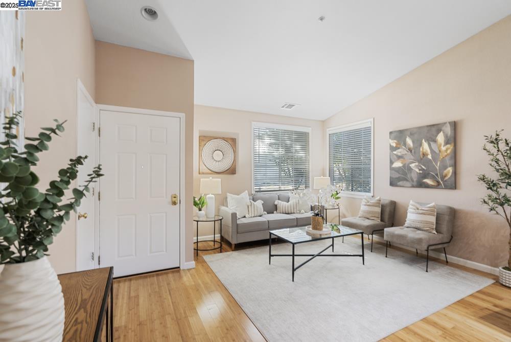 Detail Gallery Image 3 of 35 For 1727 Sutter St, Livermore,  CA 94551 - 3 Beds | 2 Baths