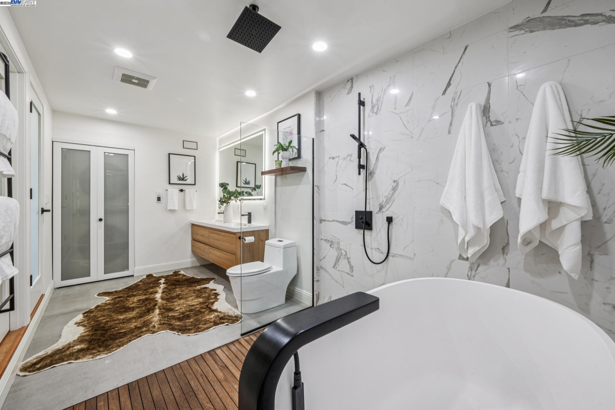 Detail Gallery Image 23 of 46 For 7249 Wild Currant Way, Oakland,  CA 94611 - 3 Beds | 3 Baths