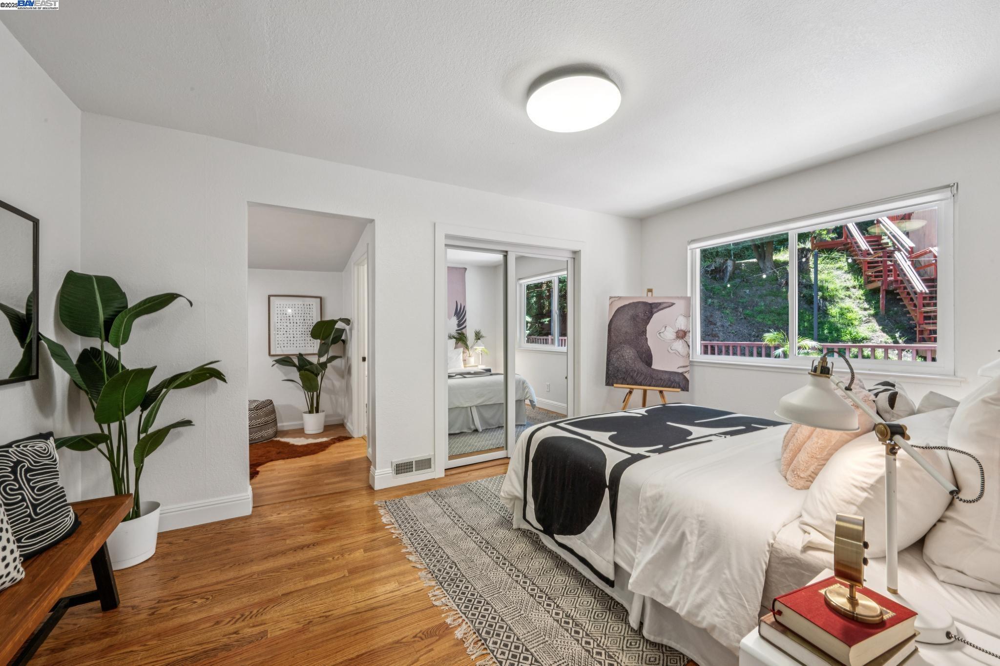 Detail Gallery Image 27 of 46 For 7249 Wild Currant Way, Oakland,  CA 94611 - 3 Beds | 3 Baths