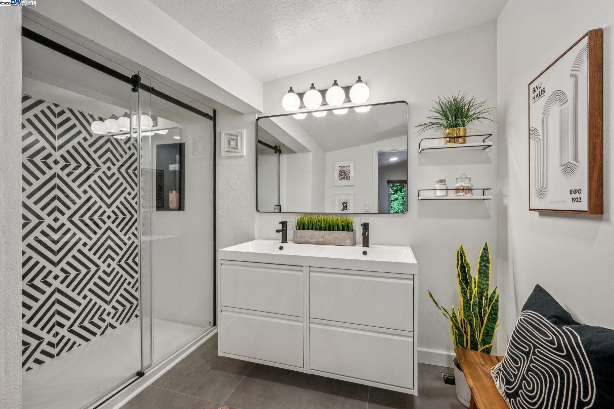 Detail Gallery Image 30 of 46 For 7249 Wild Currant Way, Oakland,  CA 94611 - 3 Beds | 3 Baths
