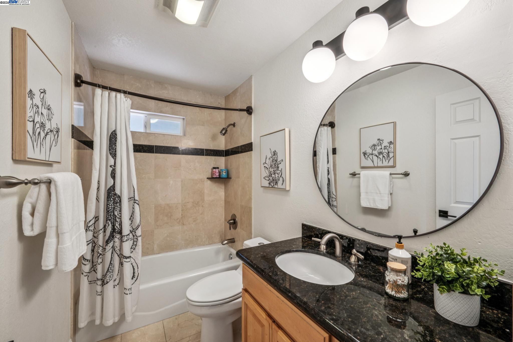 Detail Gallery Image 33 of 46 For 7249 Wild Currant Way, Oakland,  CA 94611 - 3 Beds | 3 Baths
