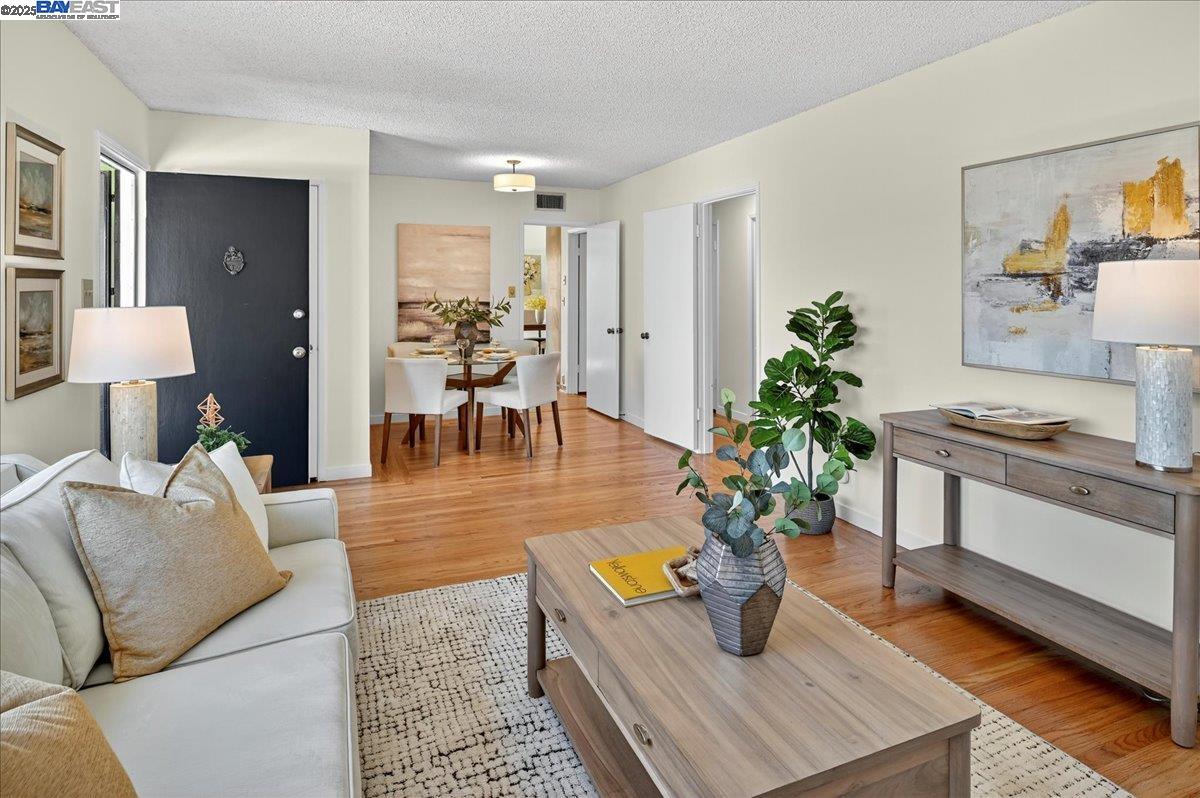 Detail Gallery Image 6 of 41 For 2027 Pacific Ave, San Leandro,  CA 94577 - 3 Beds | 2 Baths