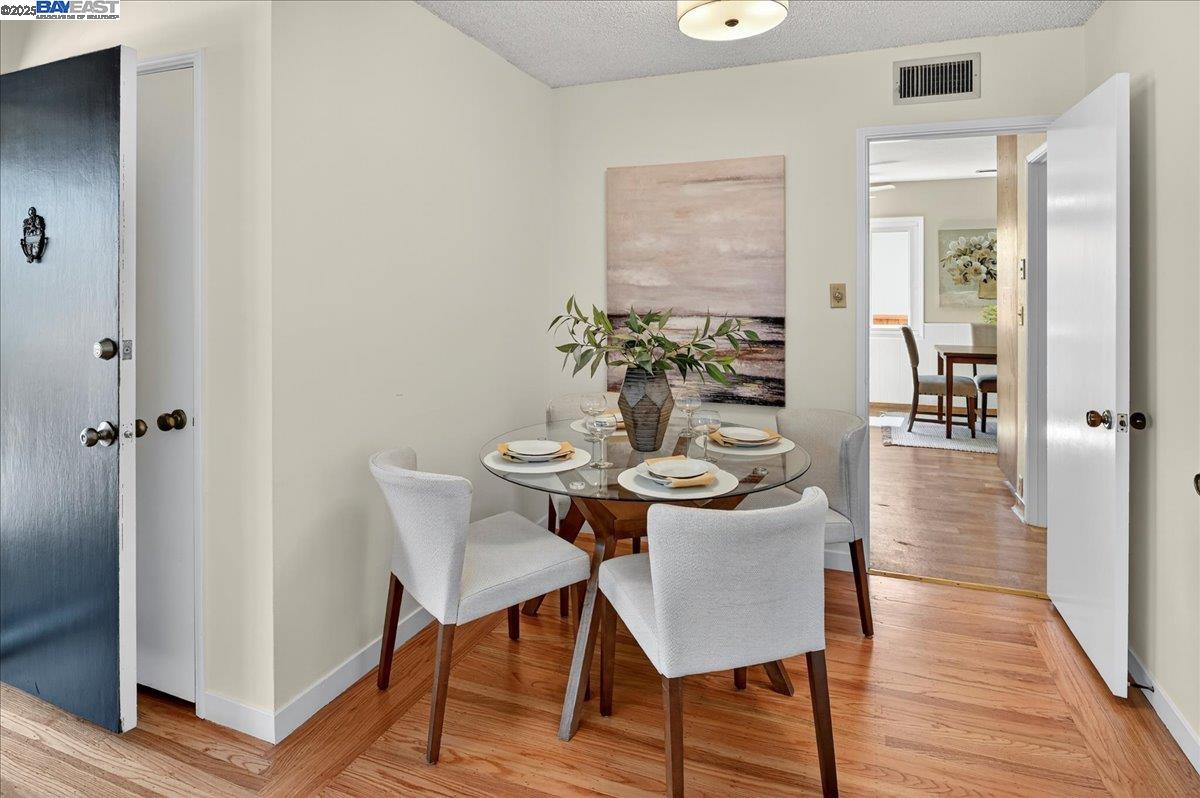 Detail Gallery Image 9 of 41 For 2027 Pacific Ave, San Leandro,  CA 94577 - 3 Beds | 2 Baths