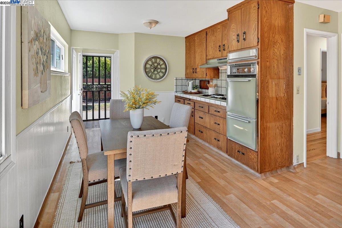 Detail Gallery Image 13 of 41 For 2027 Pacific Ave, San Leandro,  CA 94577 - 3 Beds | 2 Baths